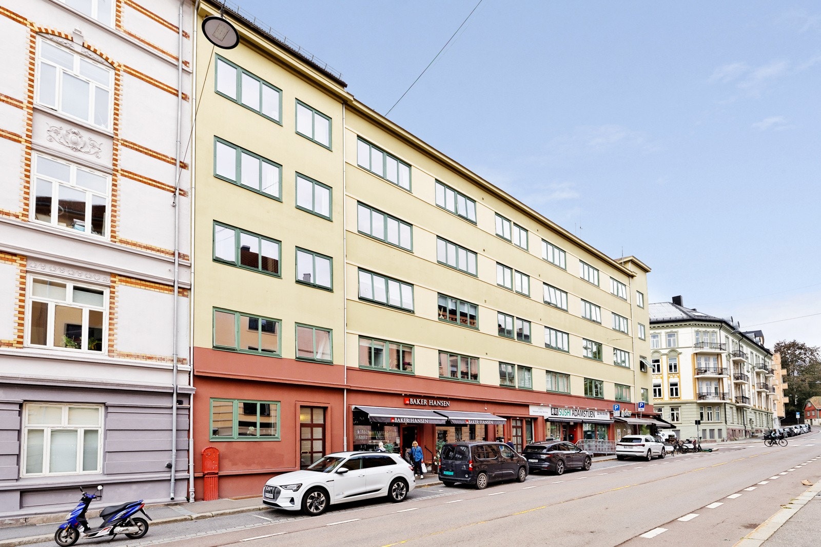 Koslige kaféer med Baker Hansen bare trappen ned Galleribilde