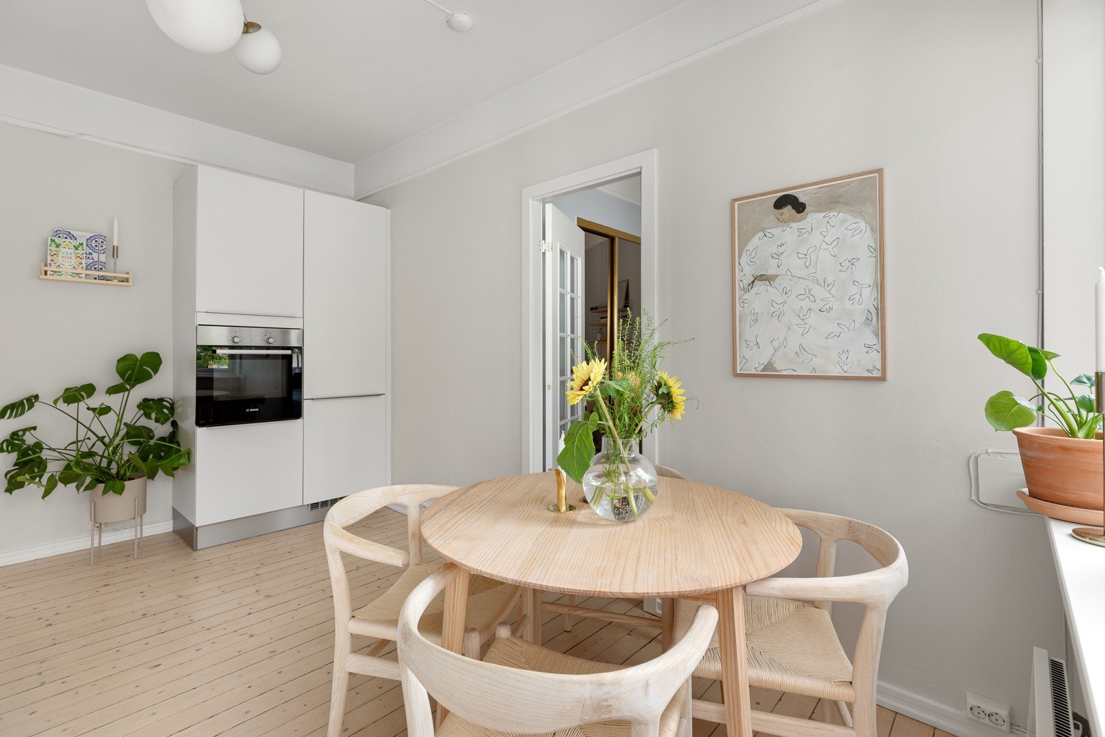 Via en nyinstallert dør på kjøkken kommer du til soverom 2 Galleribilde