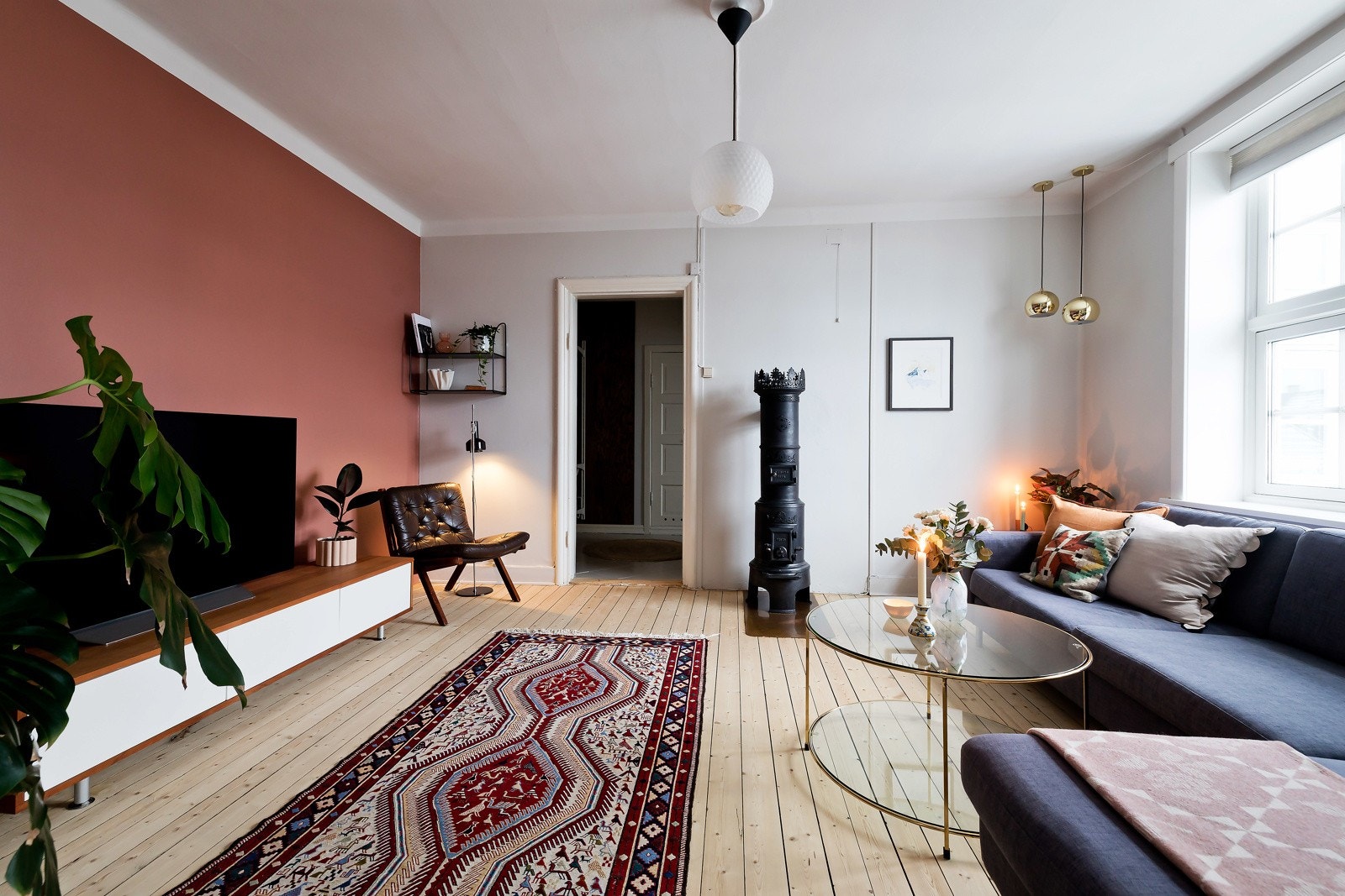 Vi gleder oss til å vise deg Dynekilgata 9A! Dette er en romslig 2-romsleilighet som har en planløsning som virkelig funker. Galleribilde