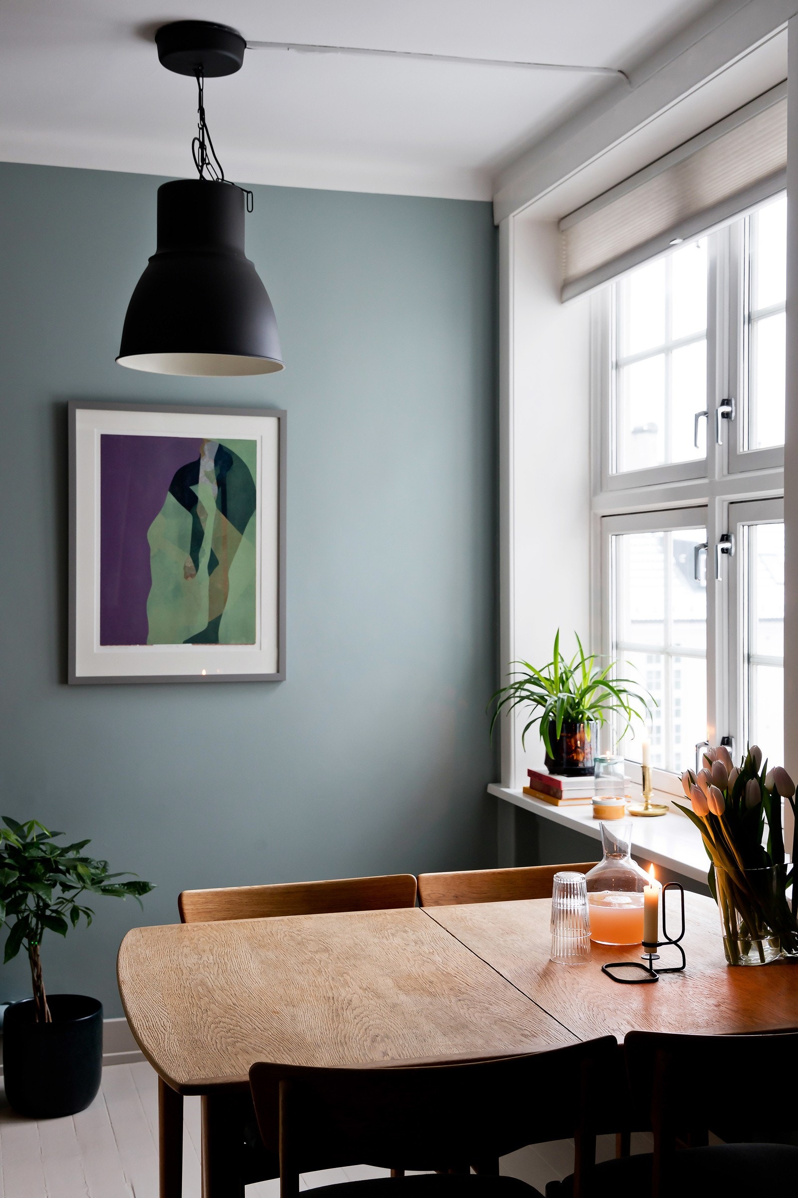 Kjøkkenet har vært et minst like sosialt rom som stua. Her får du lyst til å slå deg ned. Galleribilde