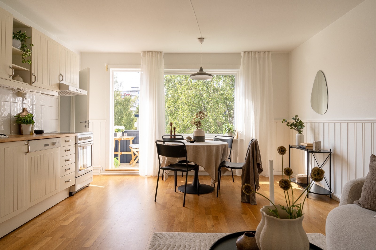 Velkommen til Minister Ditlefs vei 5B - En arealeffektiv og lys bolig med solrik balkong. Galleribilde