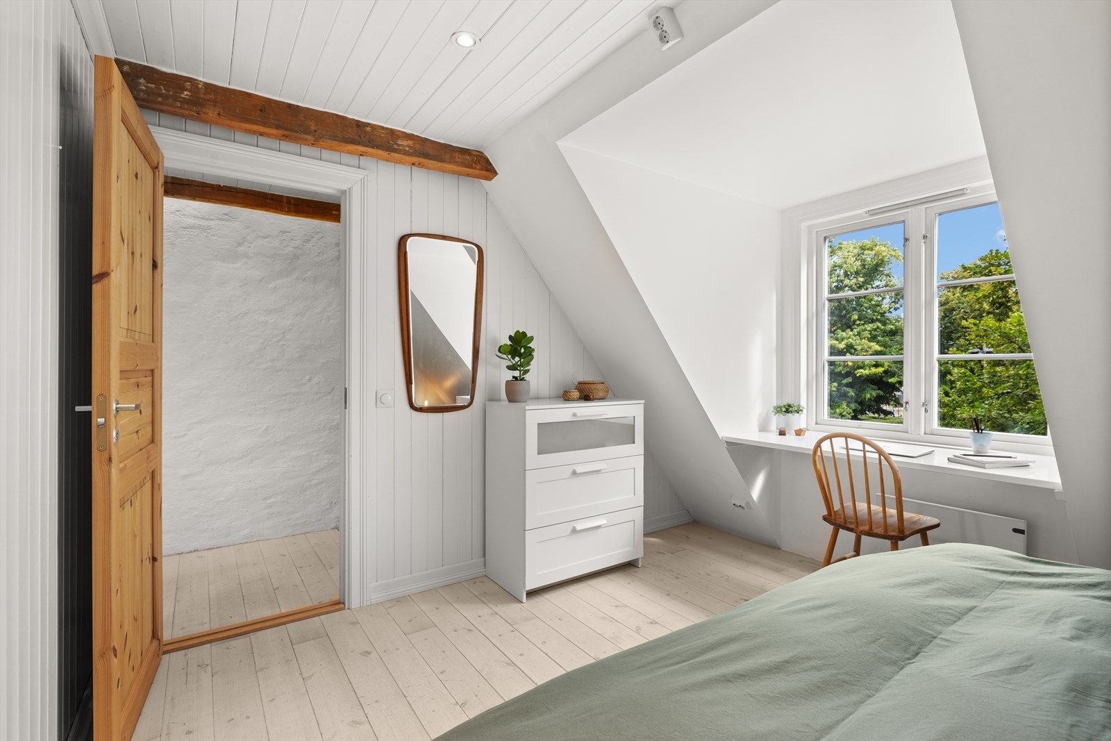 Her er det også plass til kommode og annet ønsket møblement. Galleribilde