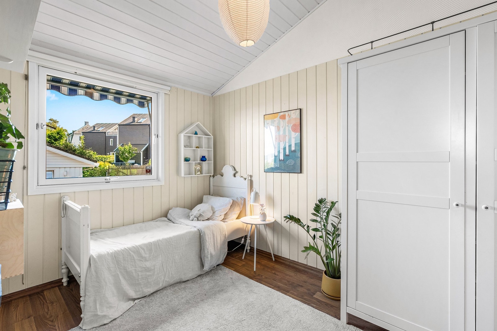 Soverom 2 egner seg ypperlig som gjesterom, barnerom eller kontor, alt etter ønske og behov. Galleribilde
