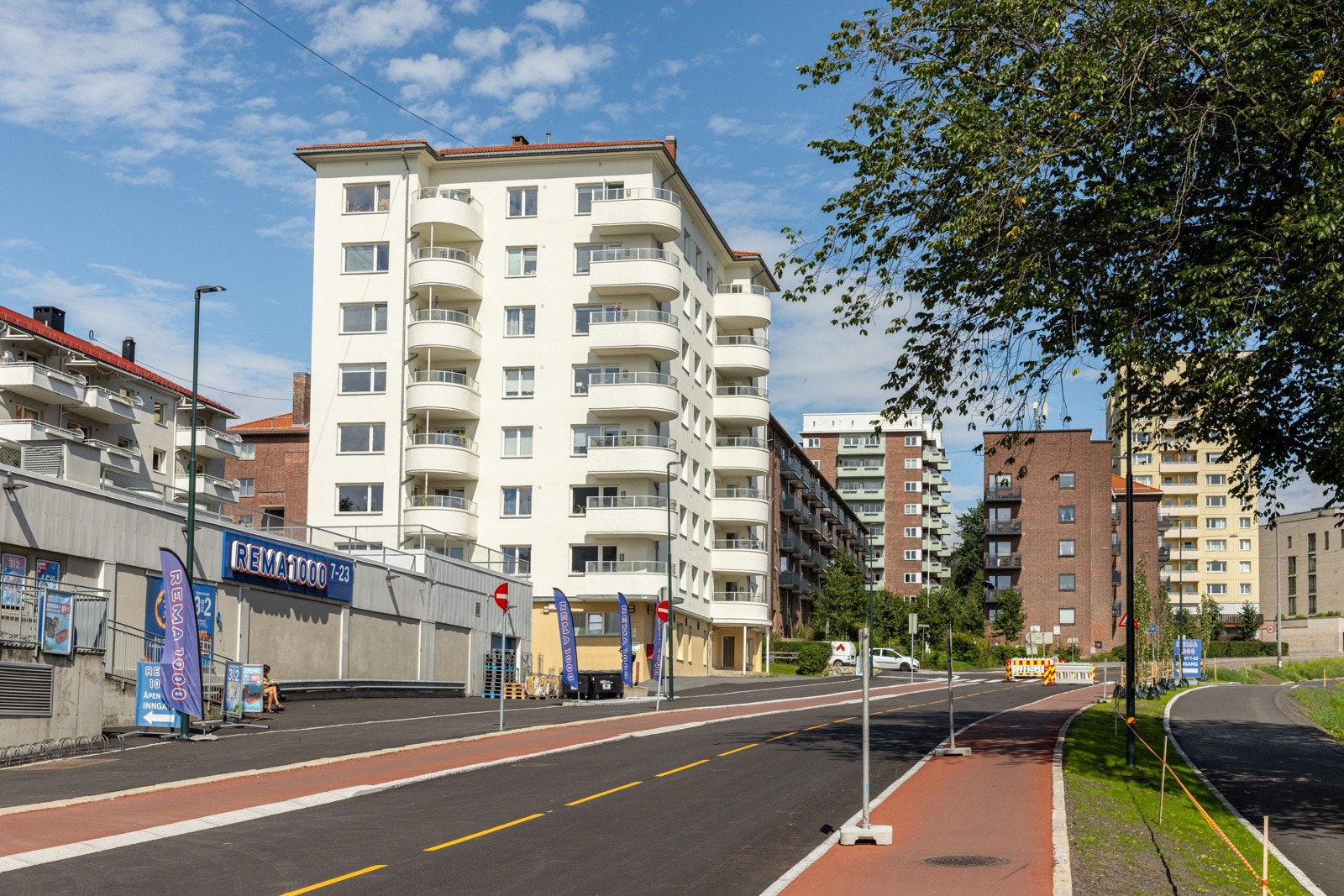 Her har du fordelen av å bo sentralt til med god kollektivtransport rett rundt hjørnet. Samtidig som du har mange fine parker i området og flotte Akerselva i umiddelbar nærhet. Galleribilde