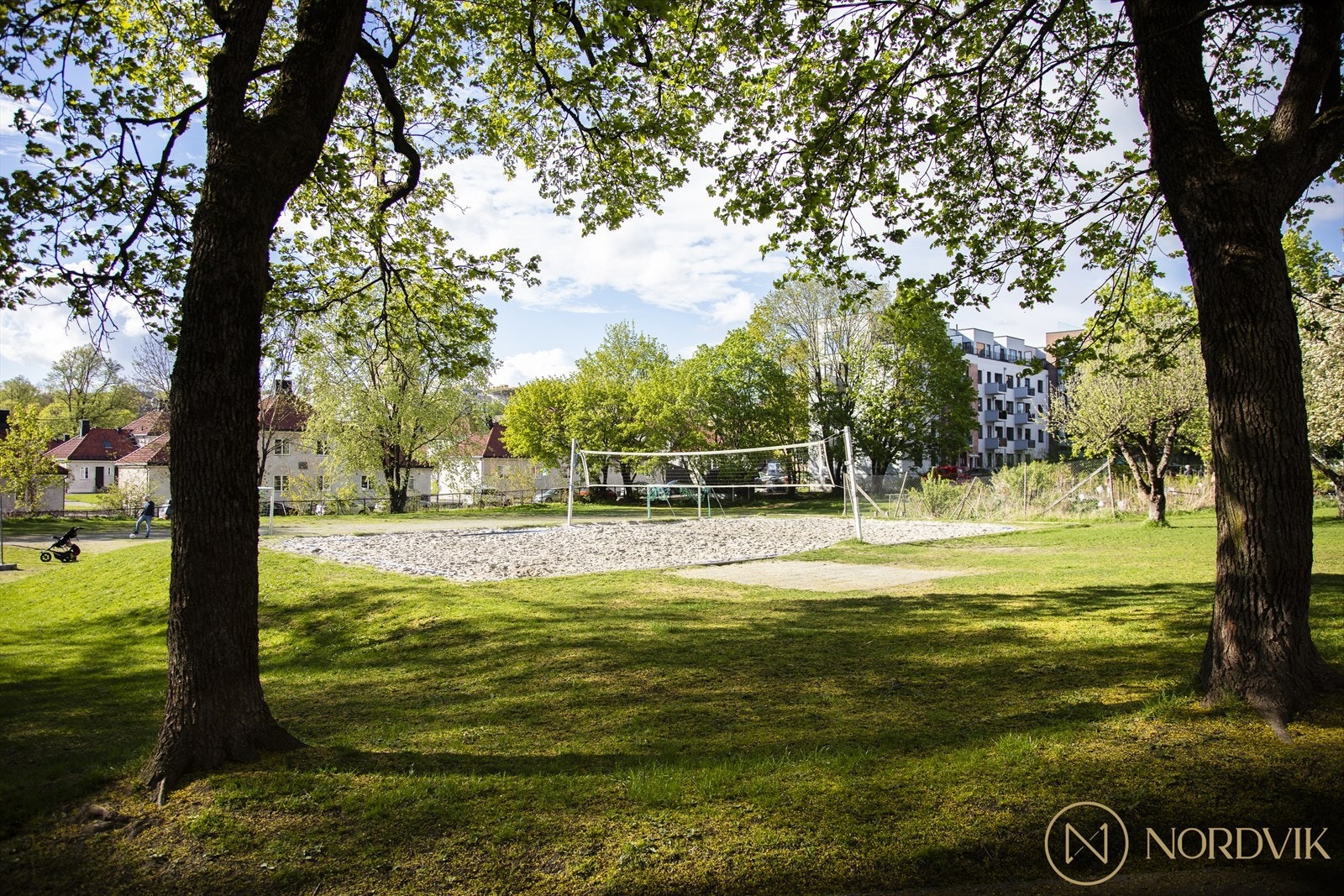 Volleyballbanen på Adamstuen er 5 minutter unna. Galleribilde