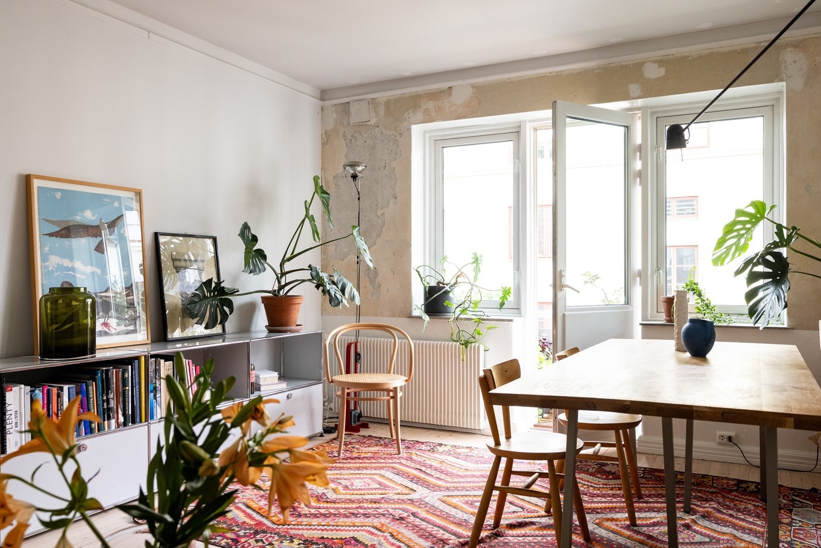 Velkommen til Brageveien 2B! en romslig 2-roms selveierleilighet med et stilfullt industrielt preg. Galleribilde