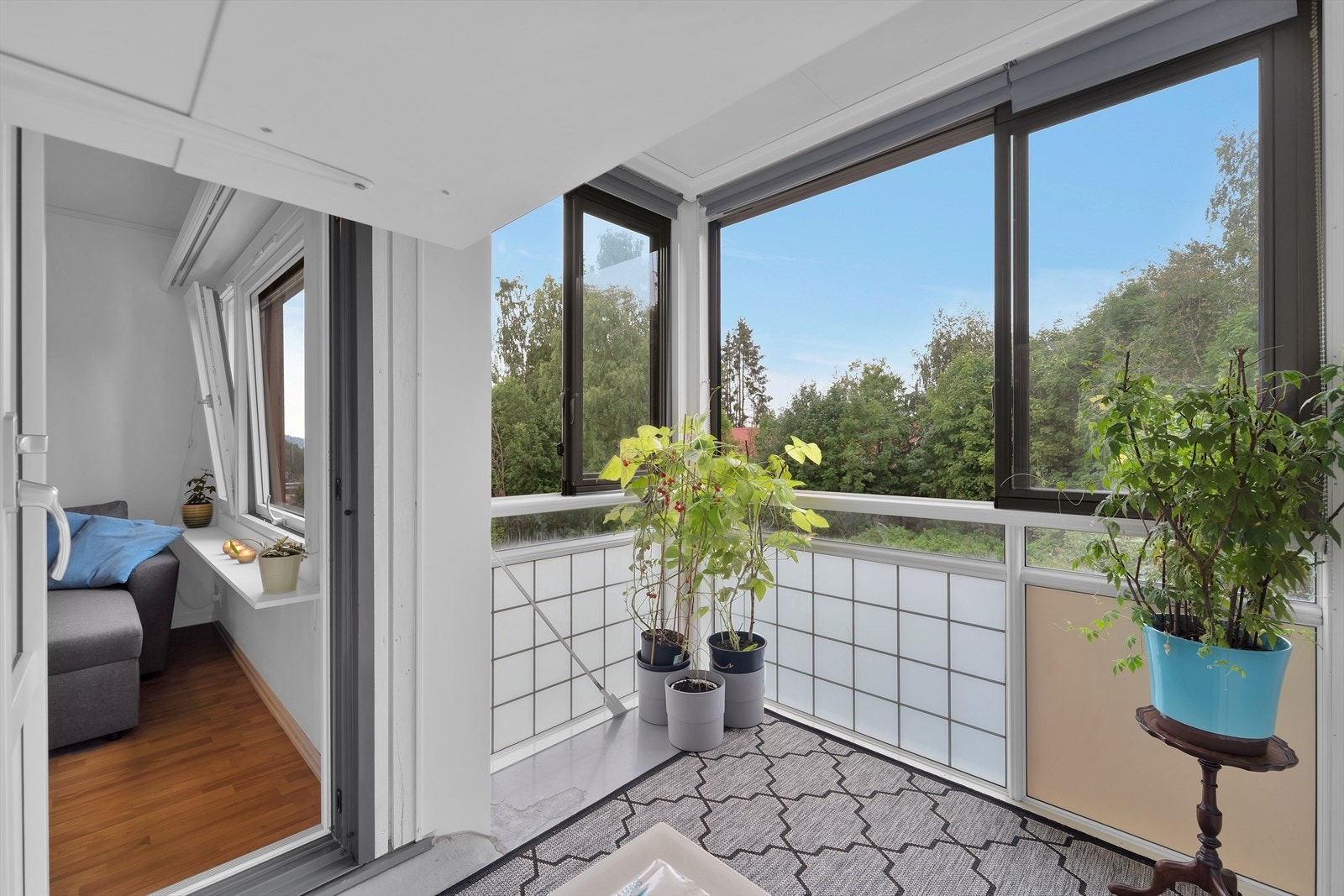 Balkongen kan innredes med sitteplass der du kan nyte flotte solforhold. Galleribilde