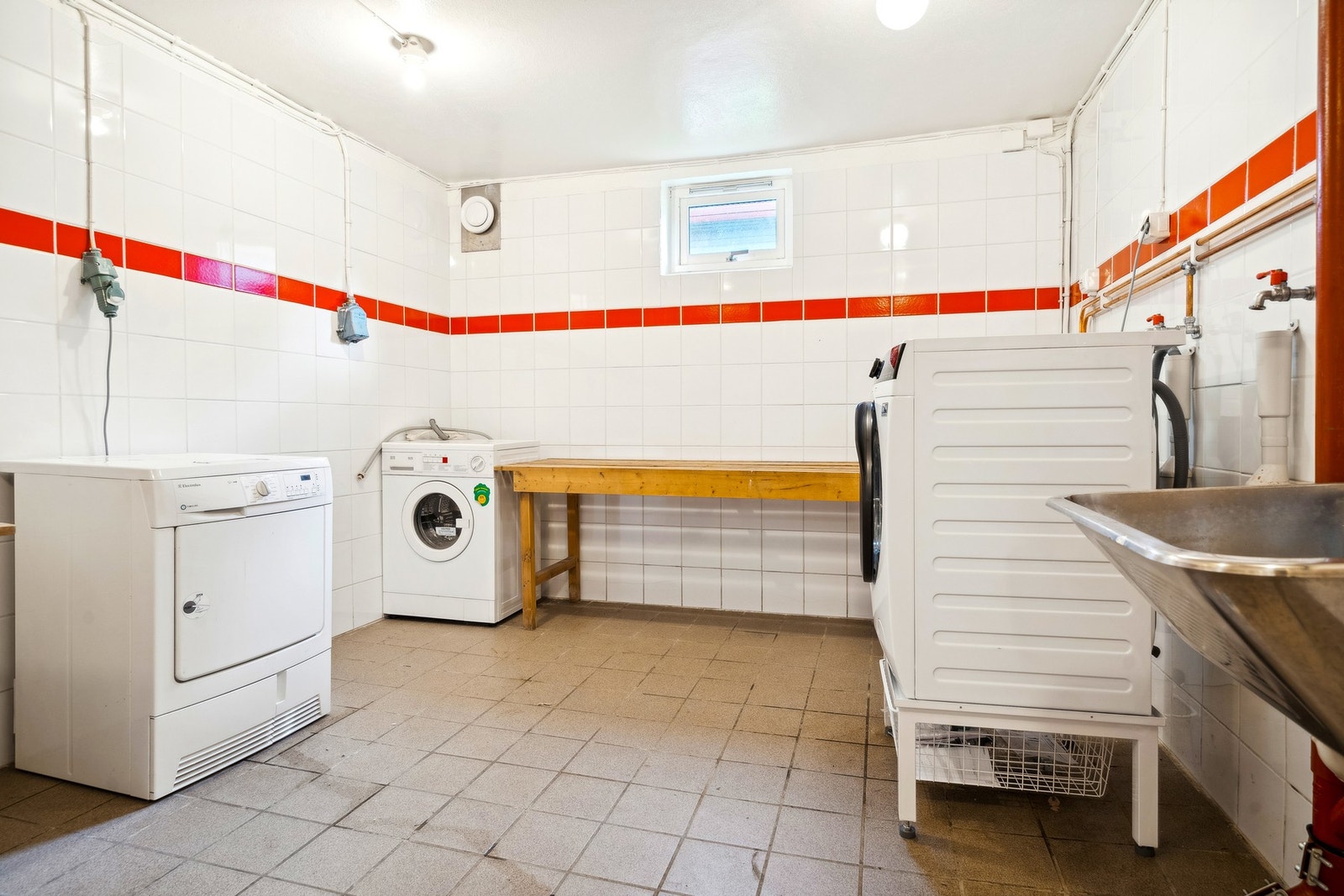Felles vaskerom. Galleribilde