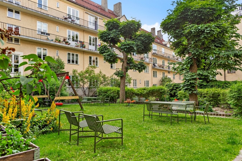 Det nydelige gårdsrommet legger til rette for et godt "uteliv". Galleribilde