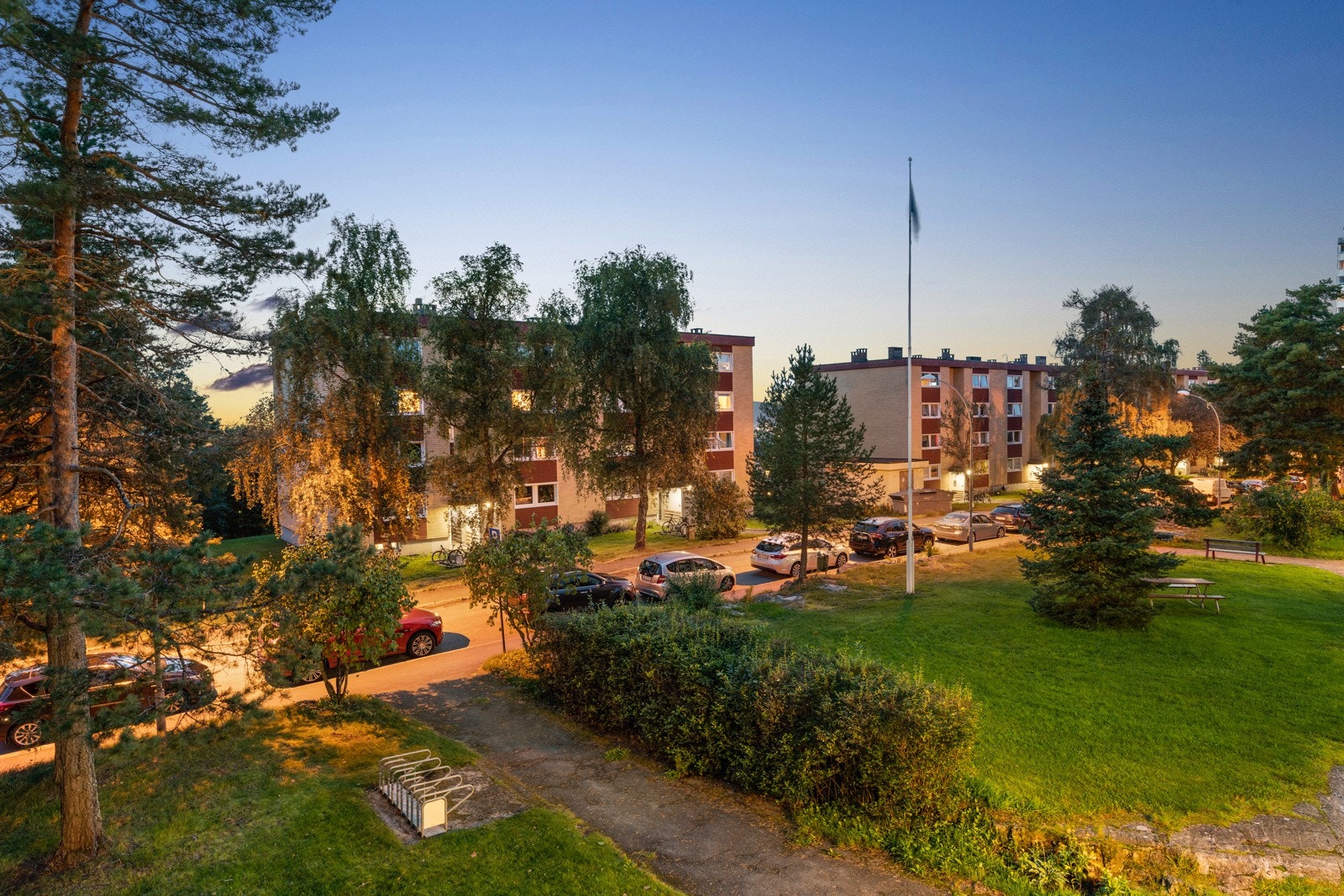 Balkongen vender ut mot rolige og grønne omgivelser Galleribilde