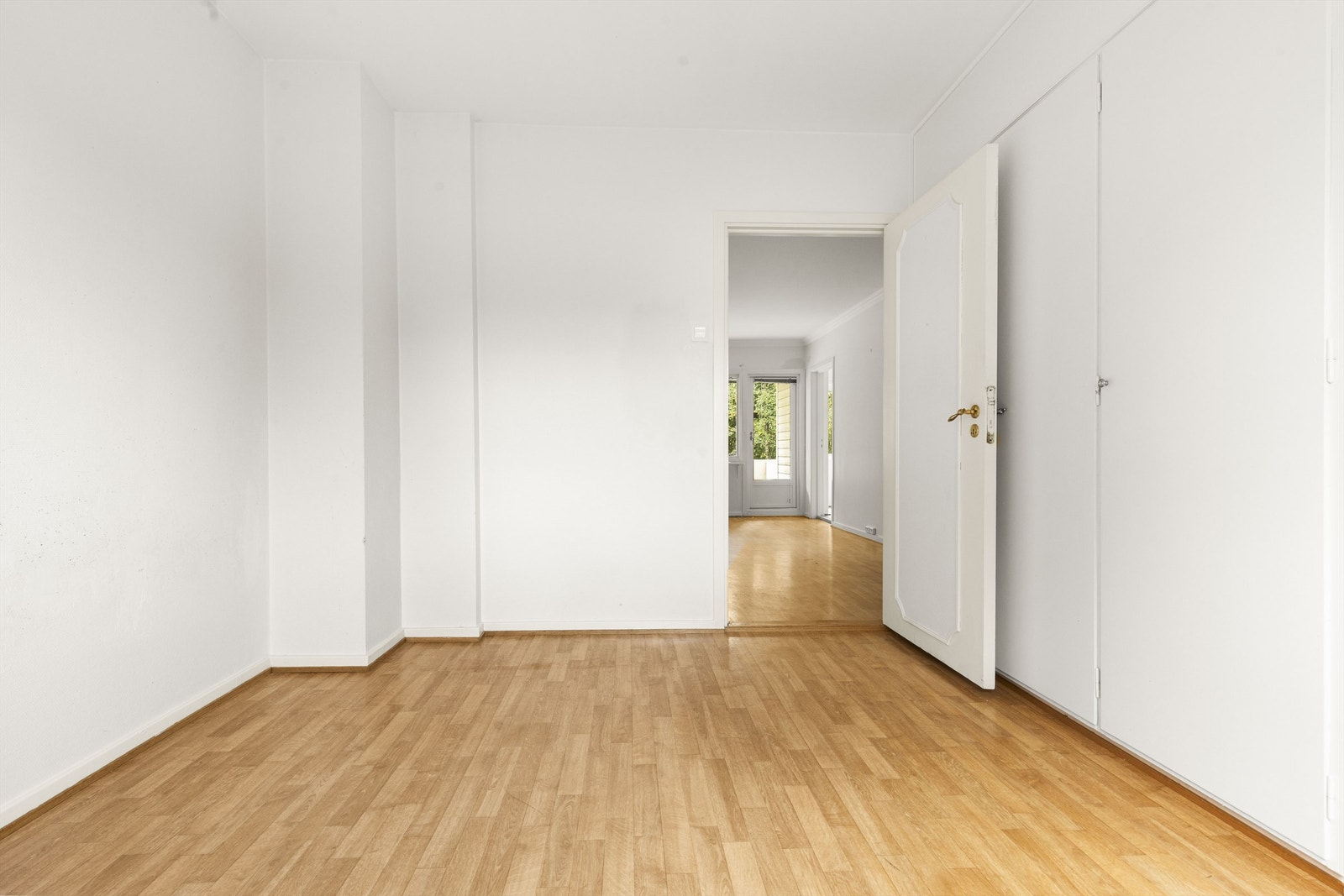 Soverom II i forlengelsen av stuen. Her det lettvegg og mulighet for å flytte på/evt fjerne helt. Galleribilde