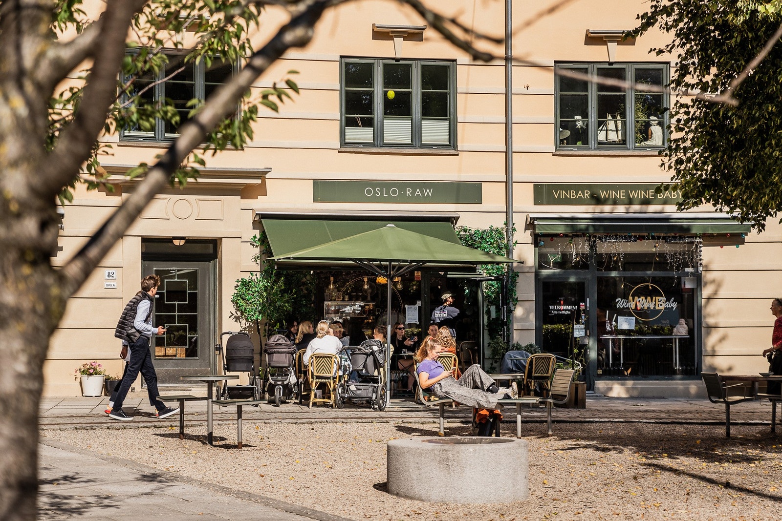 Oslo RAW ligger i Ullevålsveien 82. Her finner du kaffe, smoothies og en innbydende lunsjmeny med blant annet Acaí bowls, avocado toasts og vaffler. Galleribilde