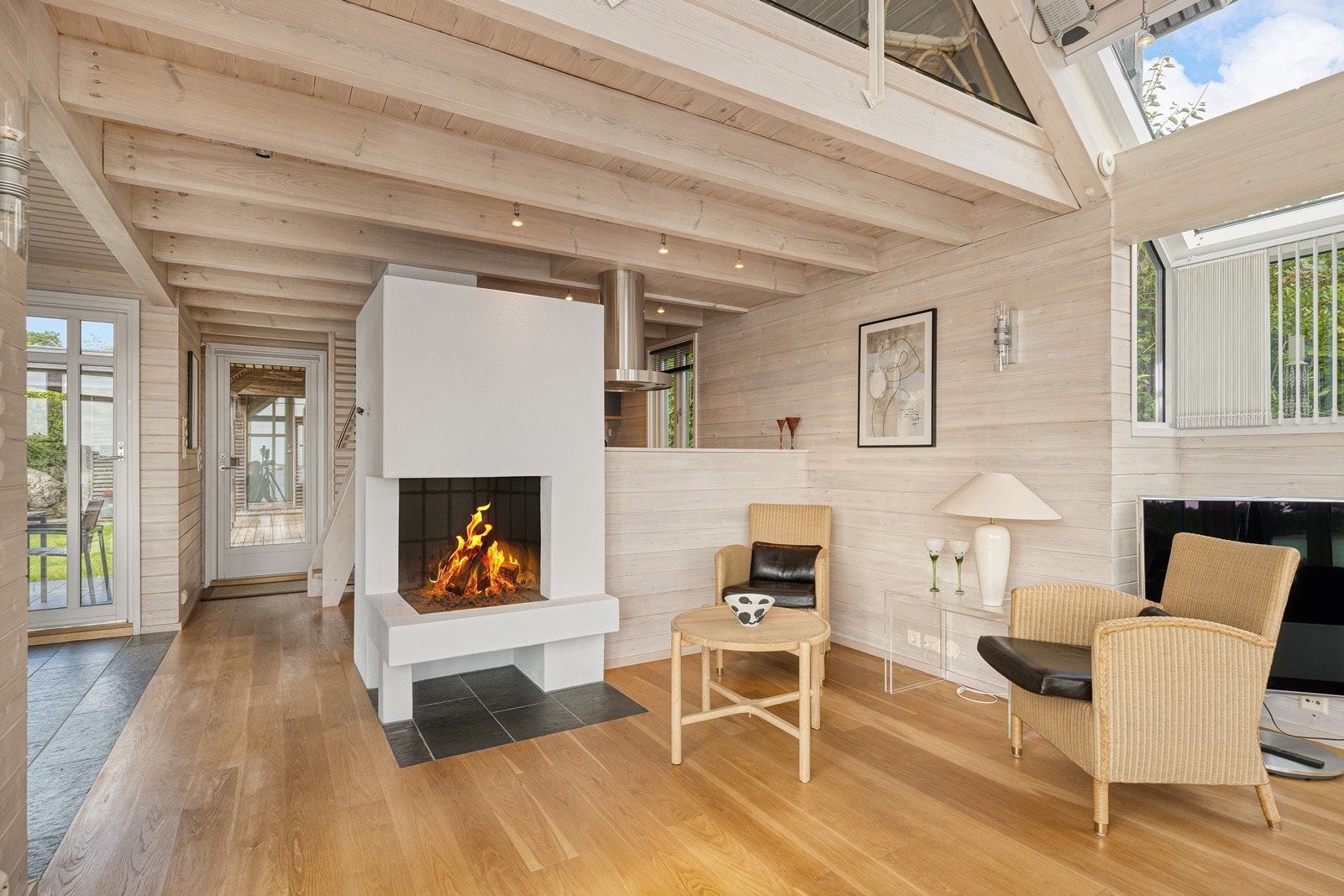 Åpen vedovn bidrar til effektiv oppvarming Galleribilde