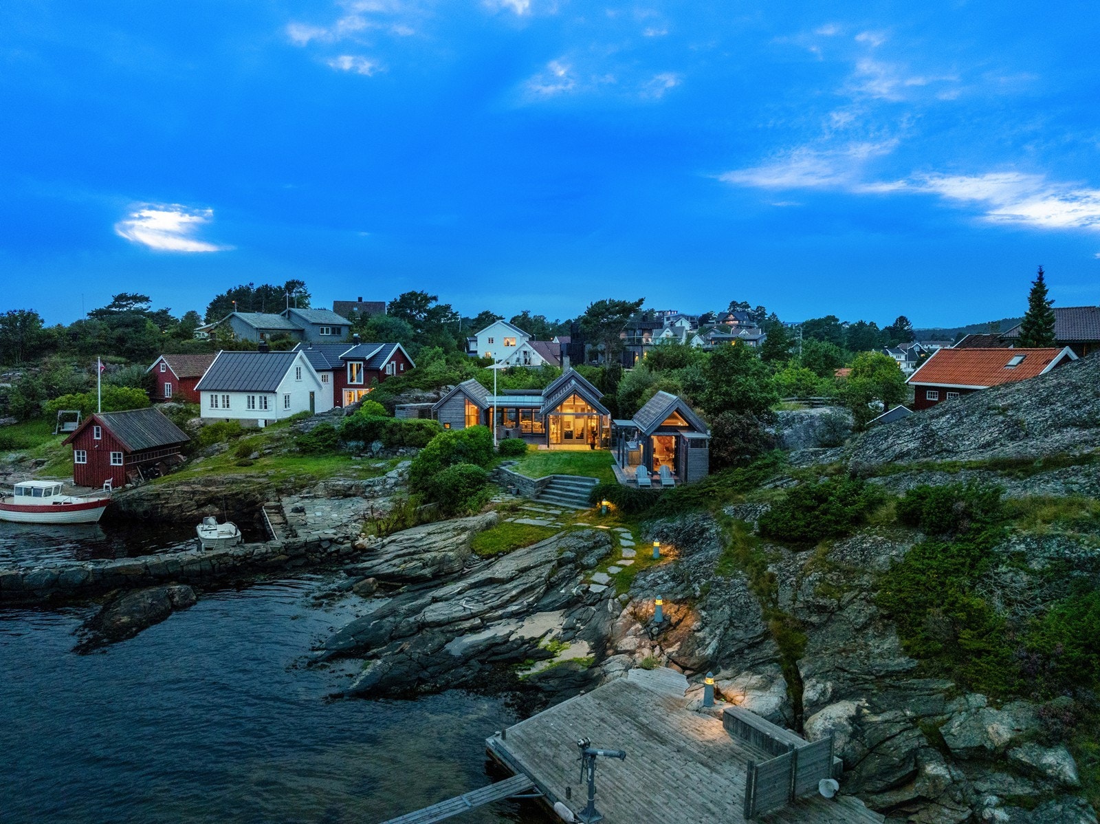 Velkommen til Nodenesveien 51 v/ Andre Sandvik i EiendomsMegler 1! Galleribilde