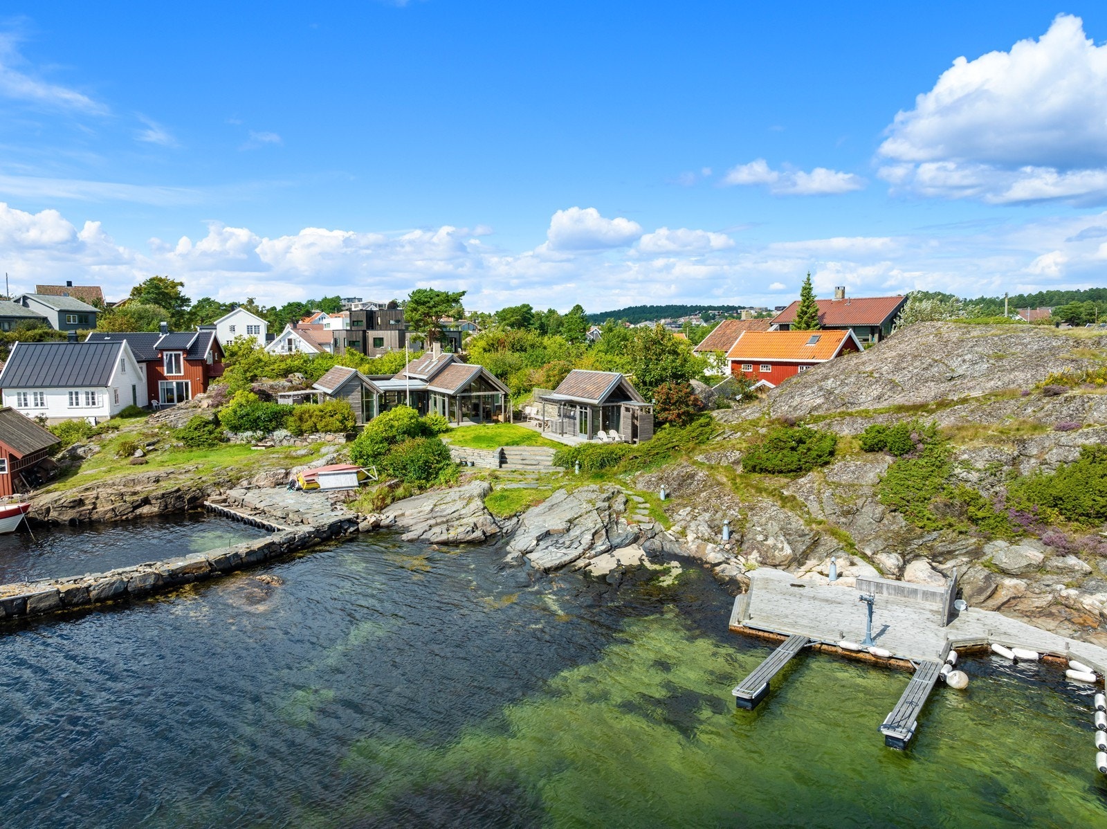 Dette landstedet er virkelig en perle for de som ønsker å nyte det beste av norsk natur og sjøliv Galleribilde