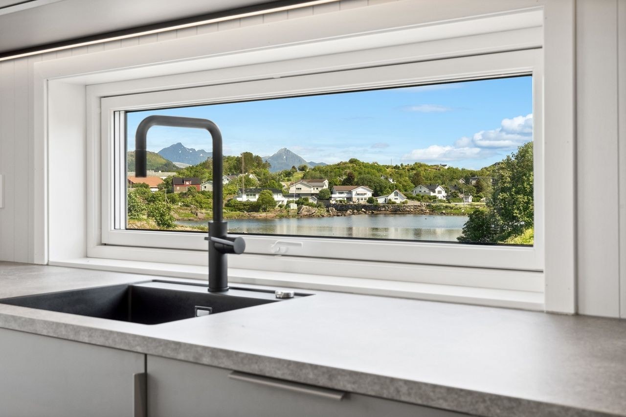 Fint å få daglys fra dette vinduet, som samtidig har en flott utsikt. Galleribilde