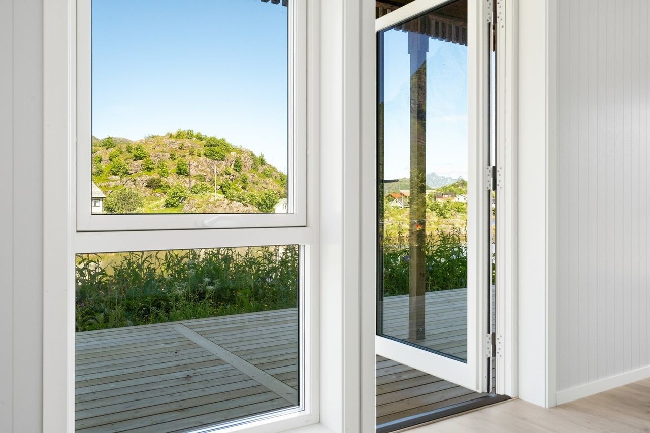 Fra stuen kommer du rett ut på plattingen. Galleribilde