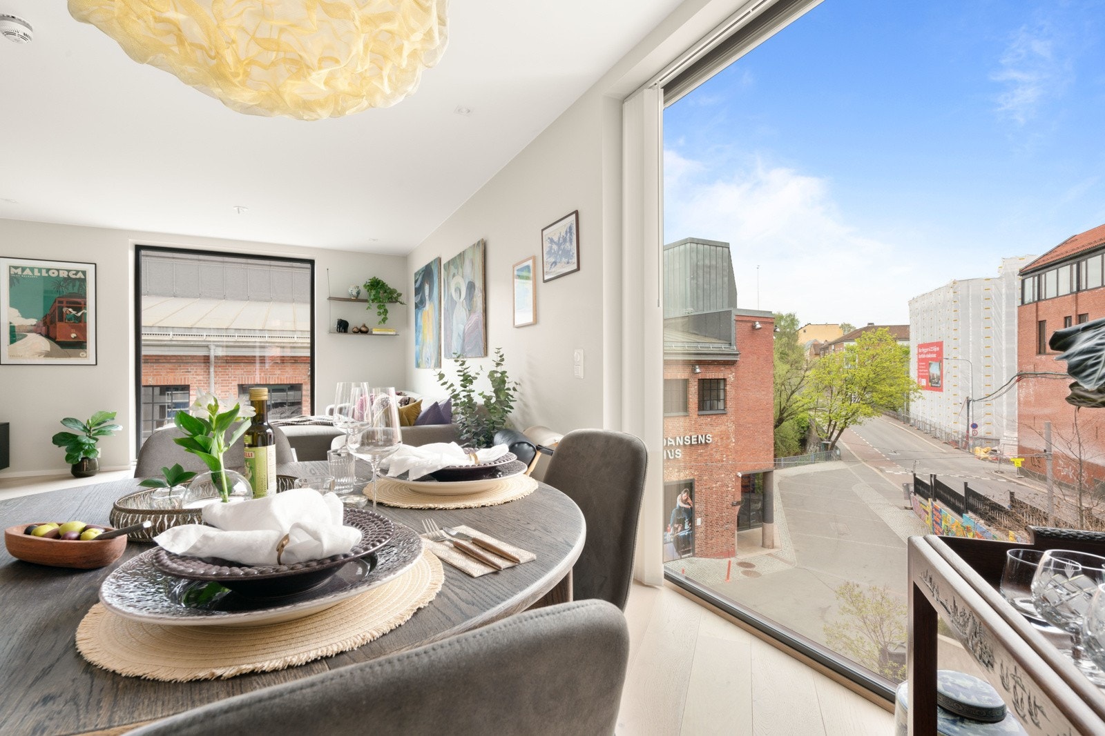 Du har alt fra matbutikker til kollektivtransport rett utenfor døren! Galleribilde