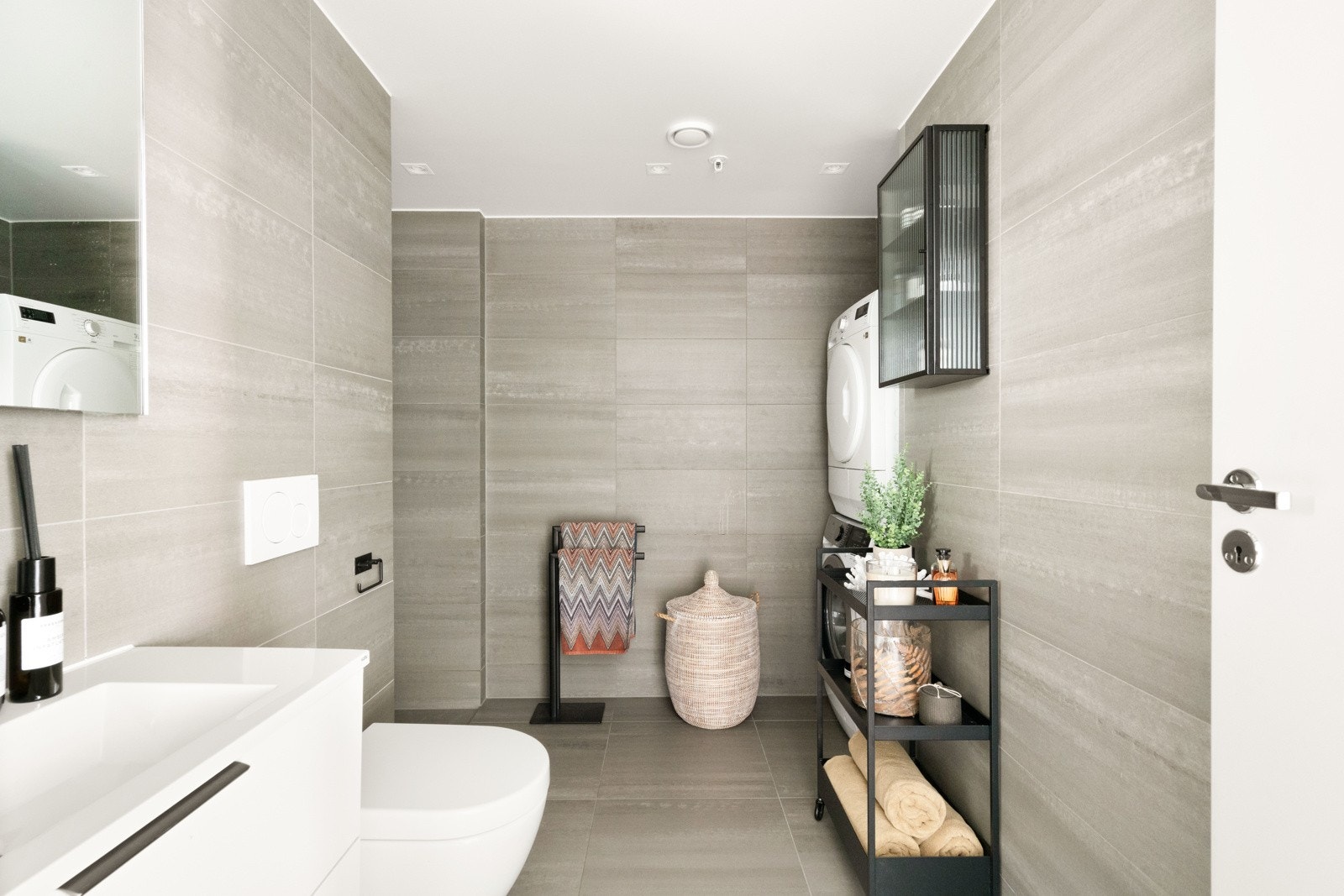 Svært lekkert flislagt baderom med gulvvarme. Galleribilde