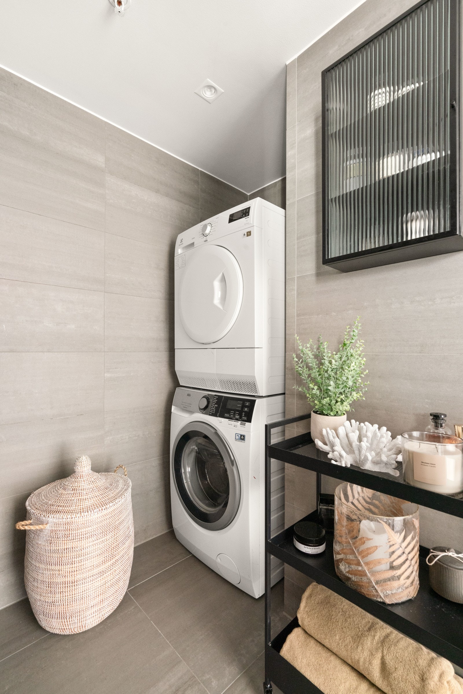 Det er god plass til vaskemaskin og tørketrommel. Galleribilde