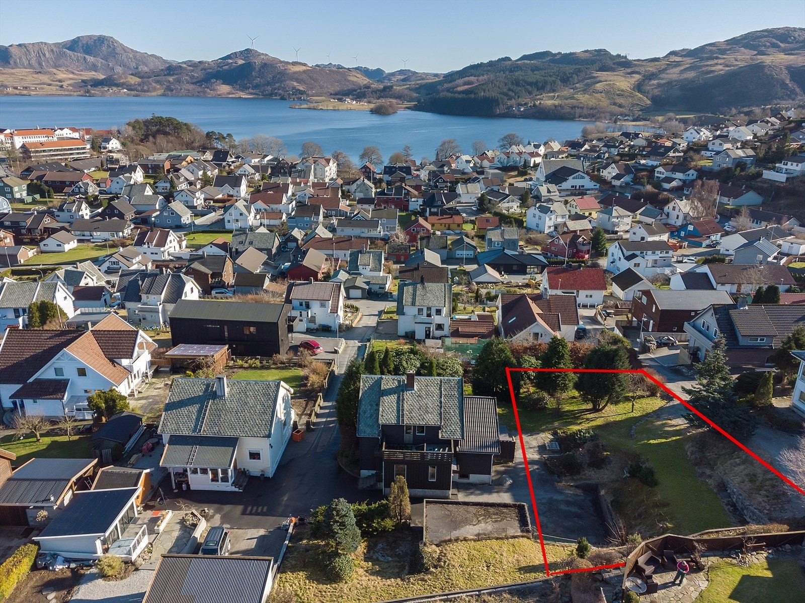 Boligtomt med flotte sol- og utsiktsforhold i Gamle Ålgård. Merk at tomtegrenser er tegnet inn for å gi en idé om tomtens utformelse. De er ikke nøyaktige. Galleribilde