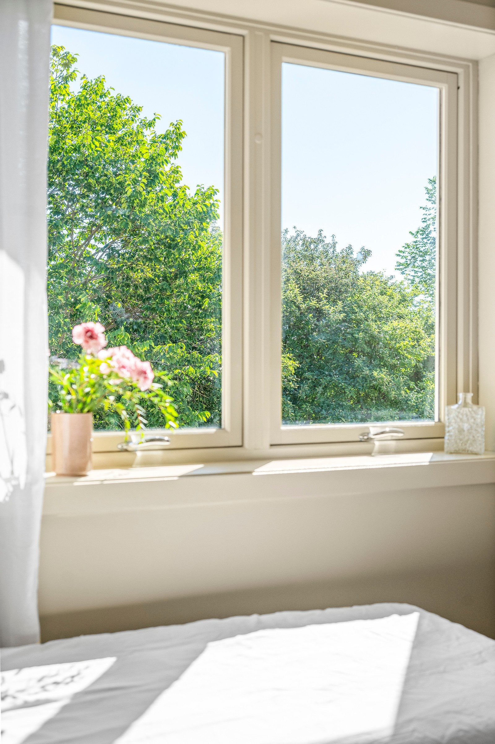 Begge soverom vender mot stille bakgård. Galleribilde