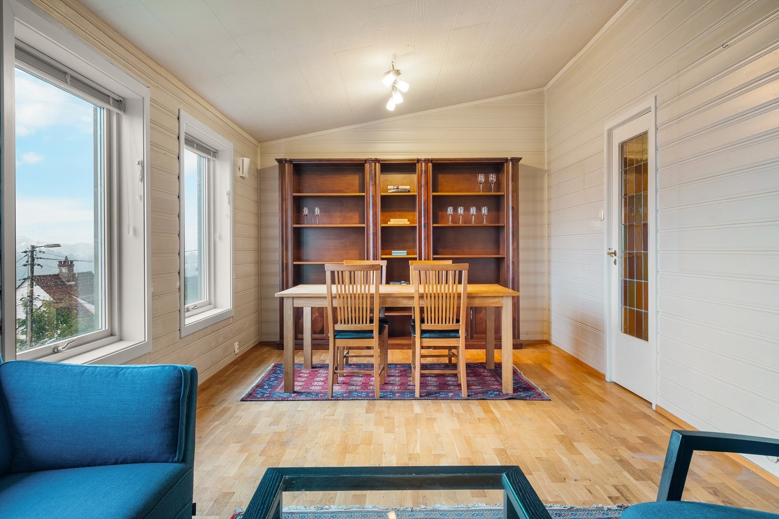 Vi begynner i hjertet av boligen, nemlig stuen. Galleribilde