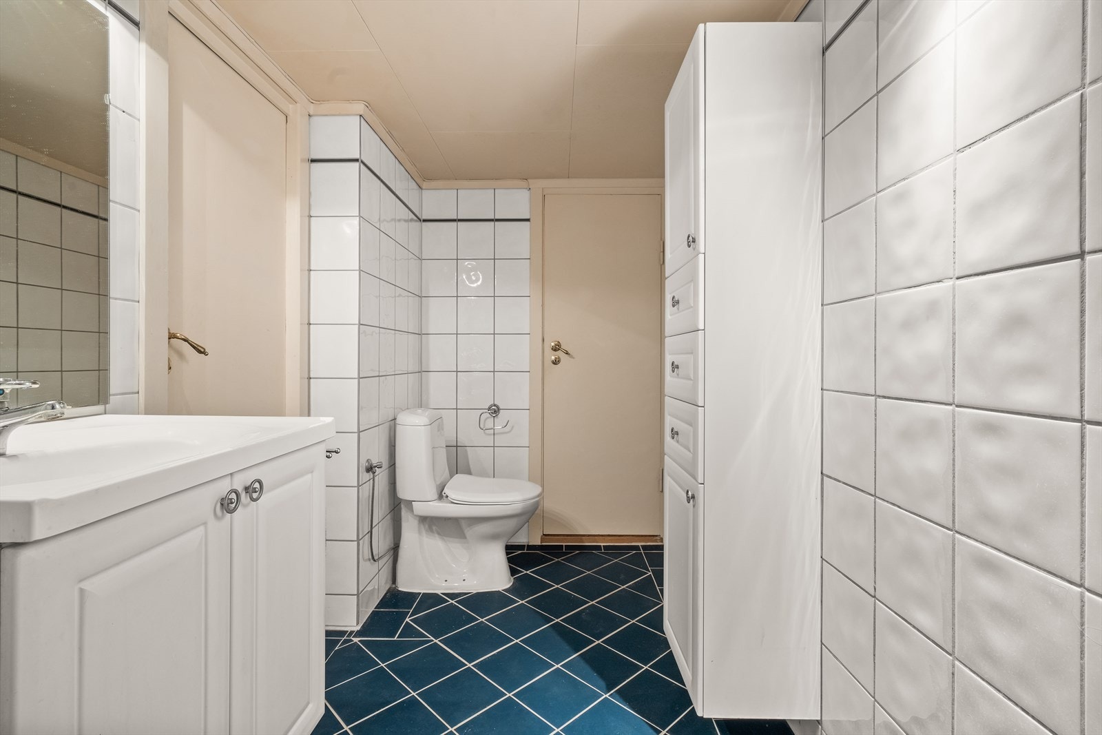 Helfliset bad med varmekabler. Galleribilde