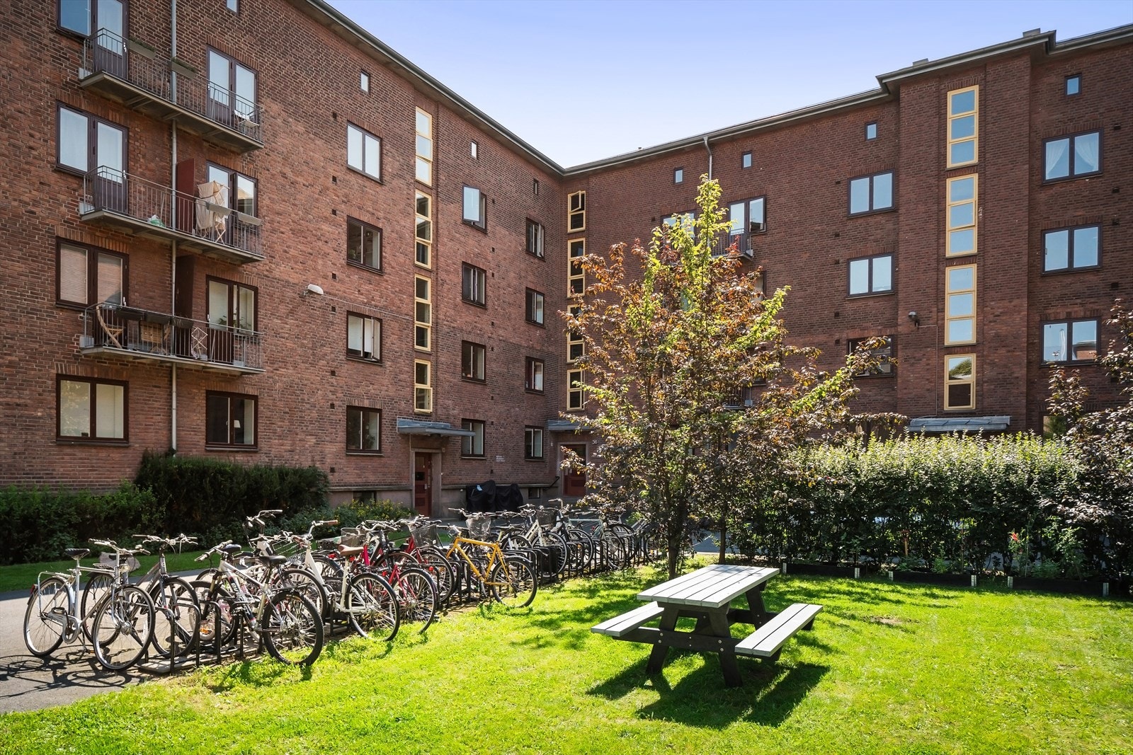 Sameiet består av 188 Boligseksjoner og 1 næringsseksjon. Galleribilde