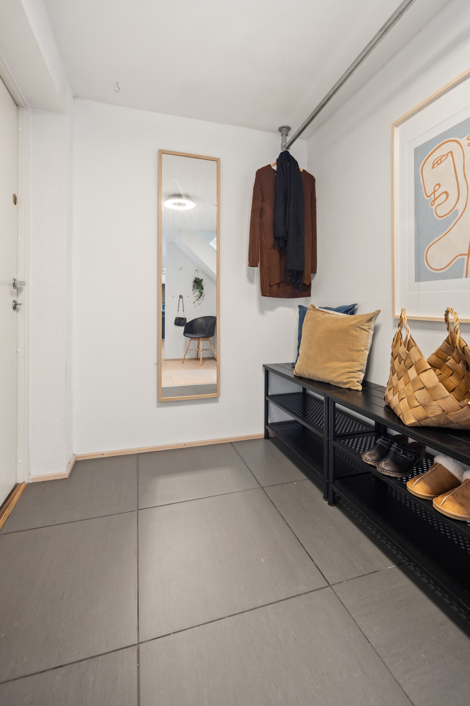 Entrè med garderobeplass Galleribilde
