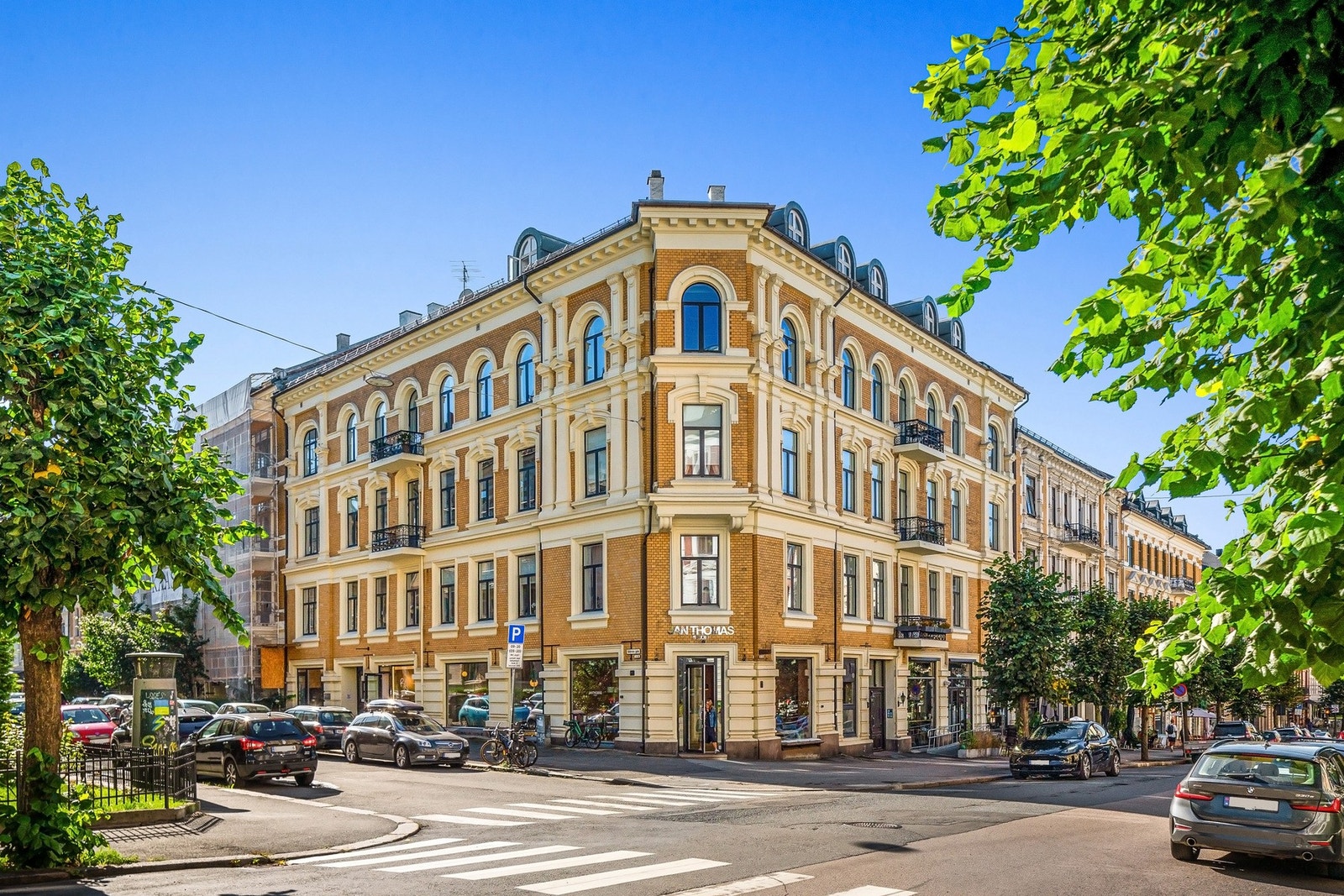 Denne elegante leiligheten ligger i smørøyet av Frogner, fem minutter gange fra Solli plass. Galleribilde