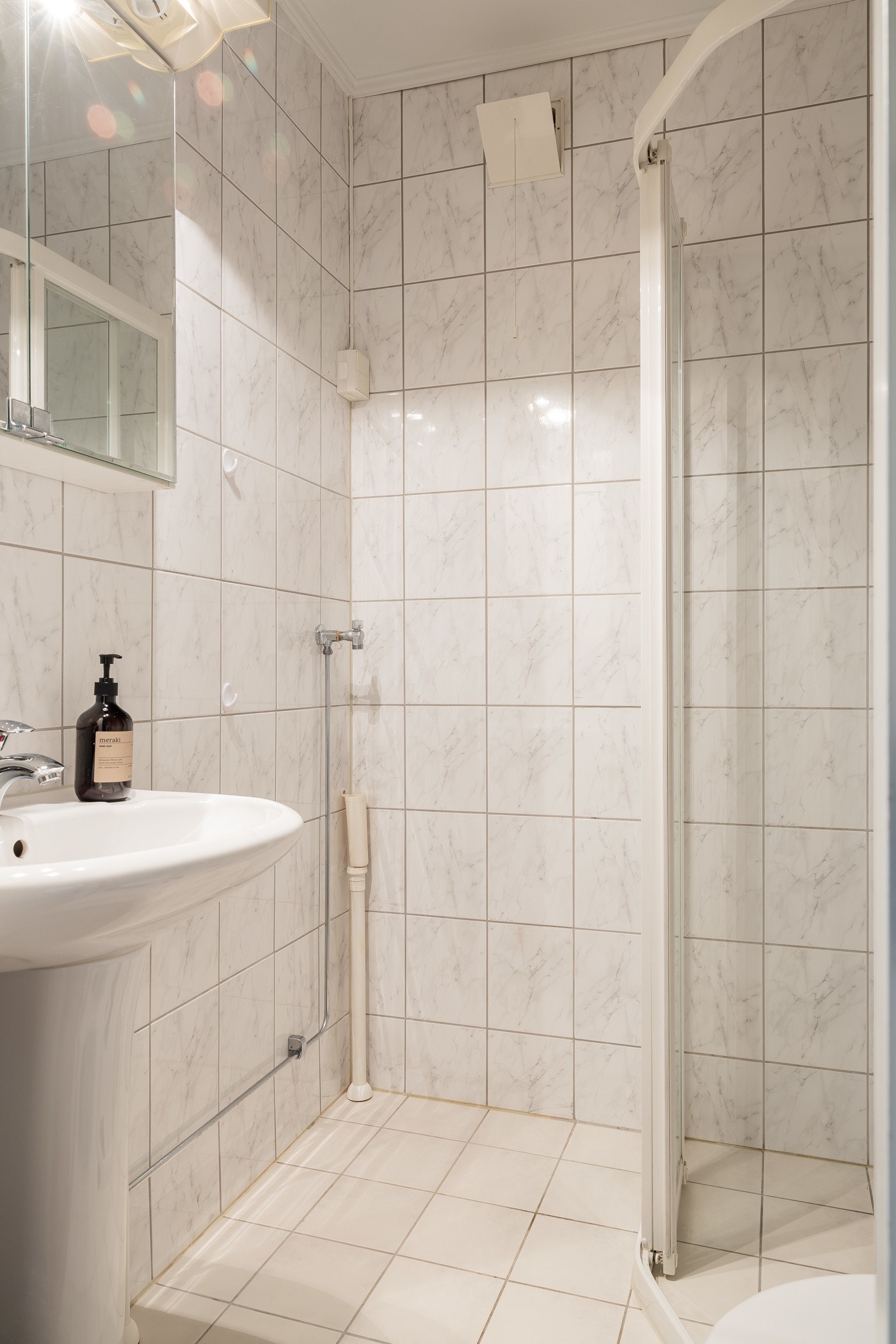 Baderom pusset opp i regi av borettslaget i 2001. Galleribilde