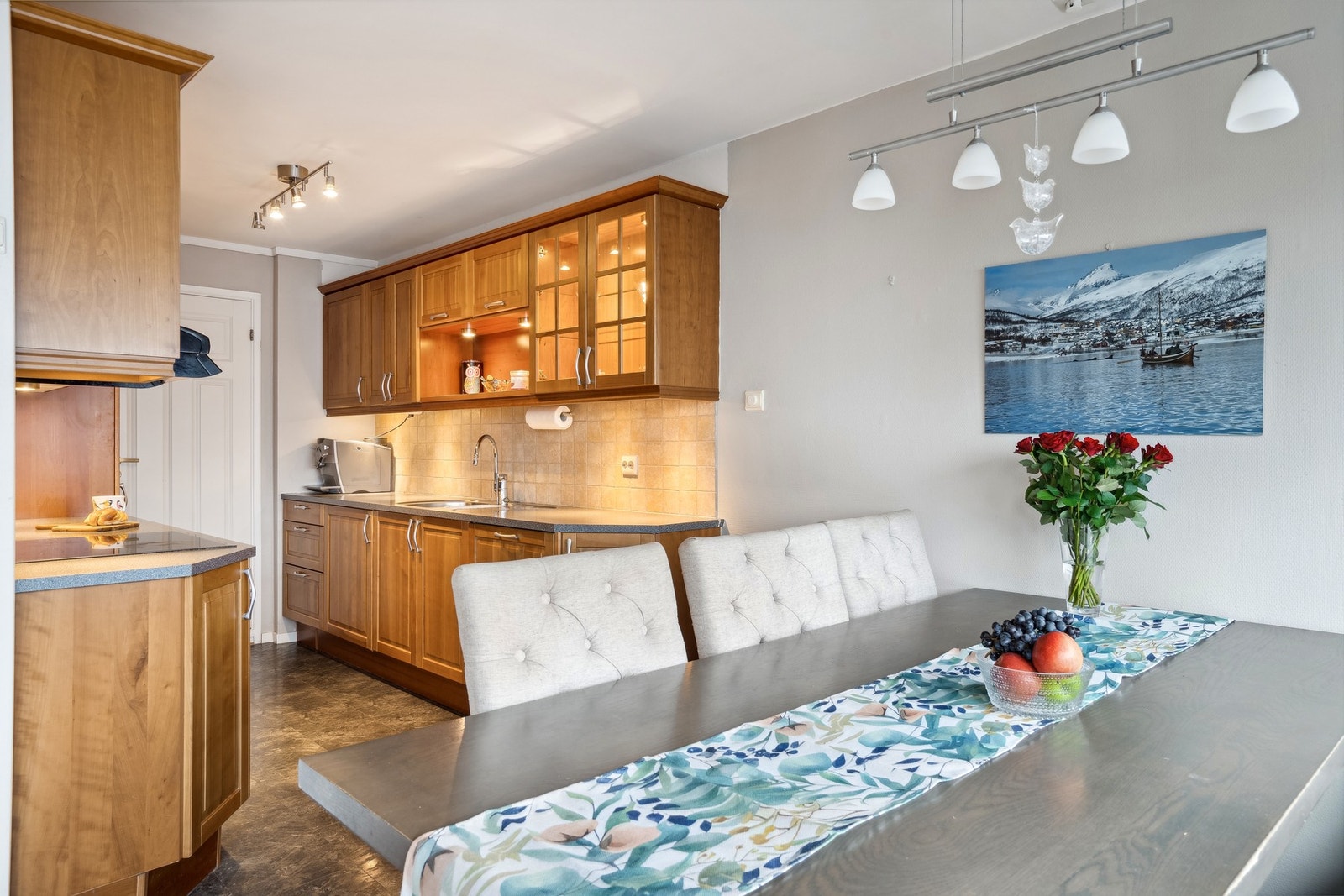 Stue og kjøkken Galleribilde