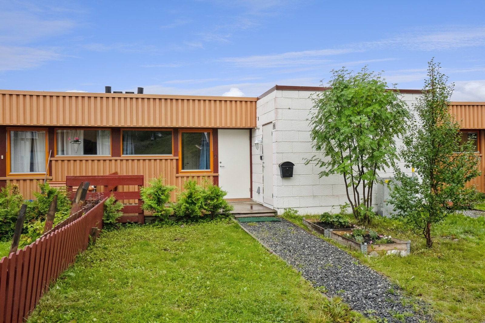 Velkommen til Varden 168- En Praktisk 4-roms andelsleilighet med parkering og terrasse med utsikt Galleribilde