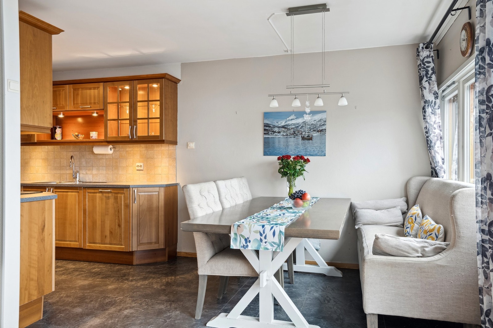 Stue og kjøkken Galleribilde