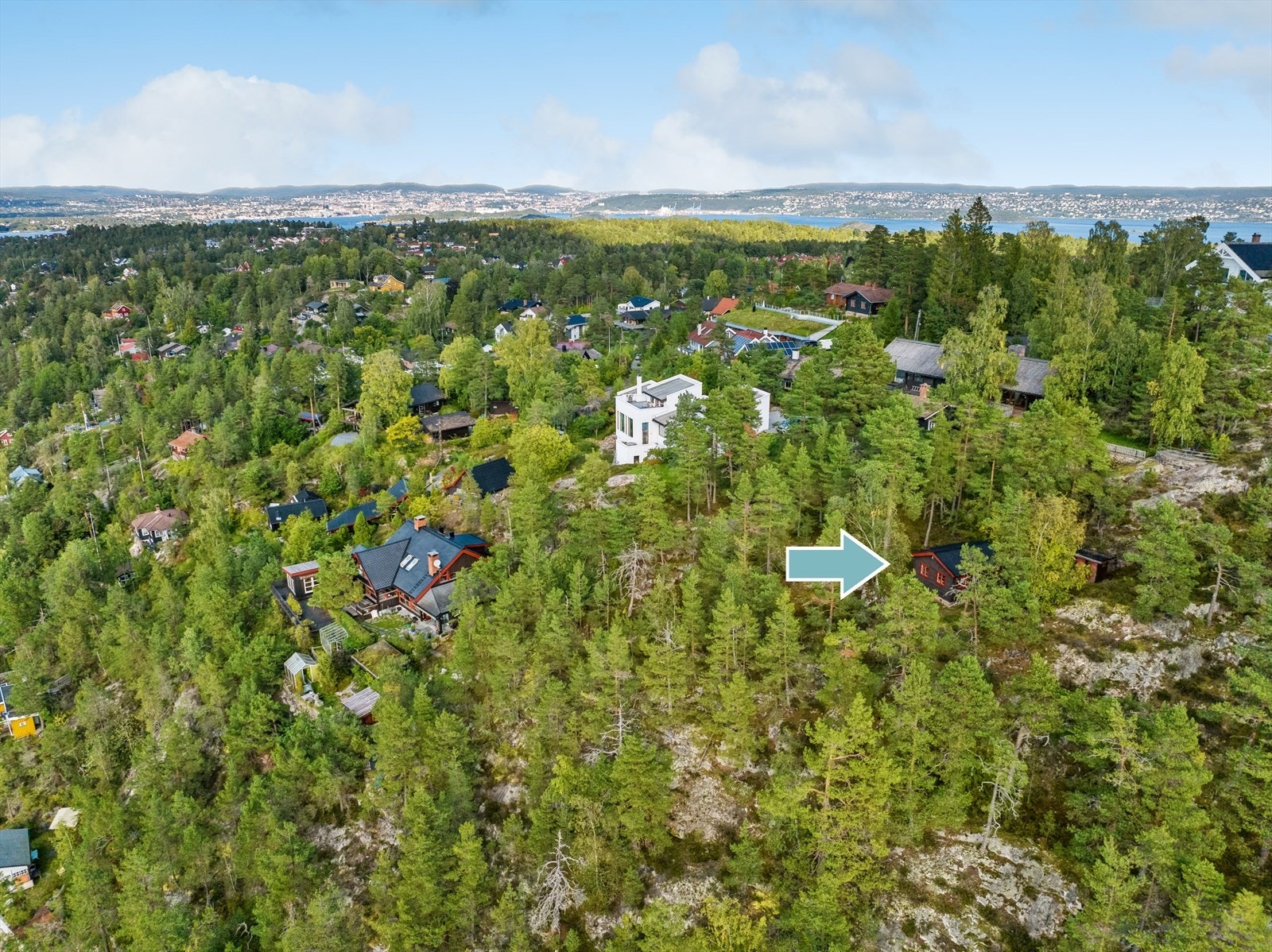 Usjenert og svært flott beliggenhet Galleribilde