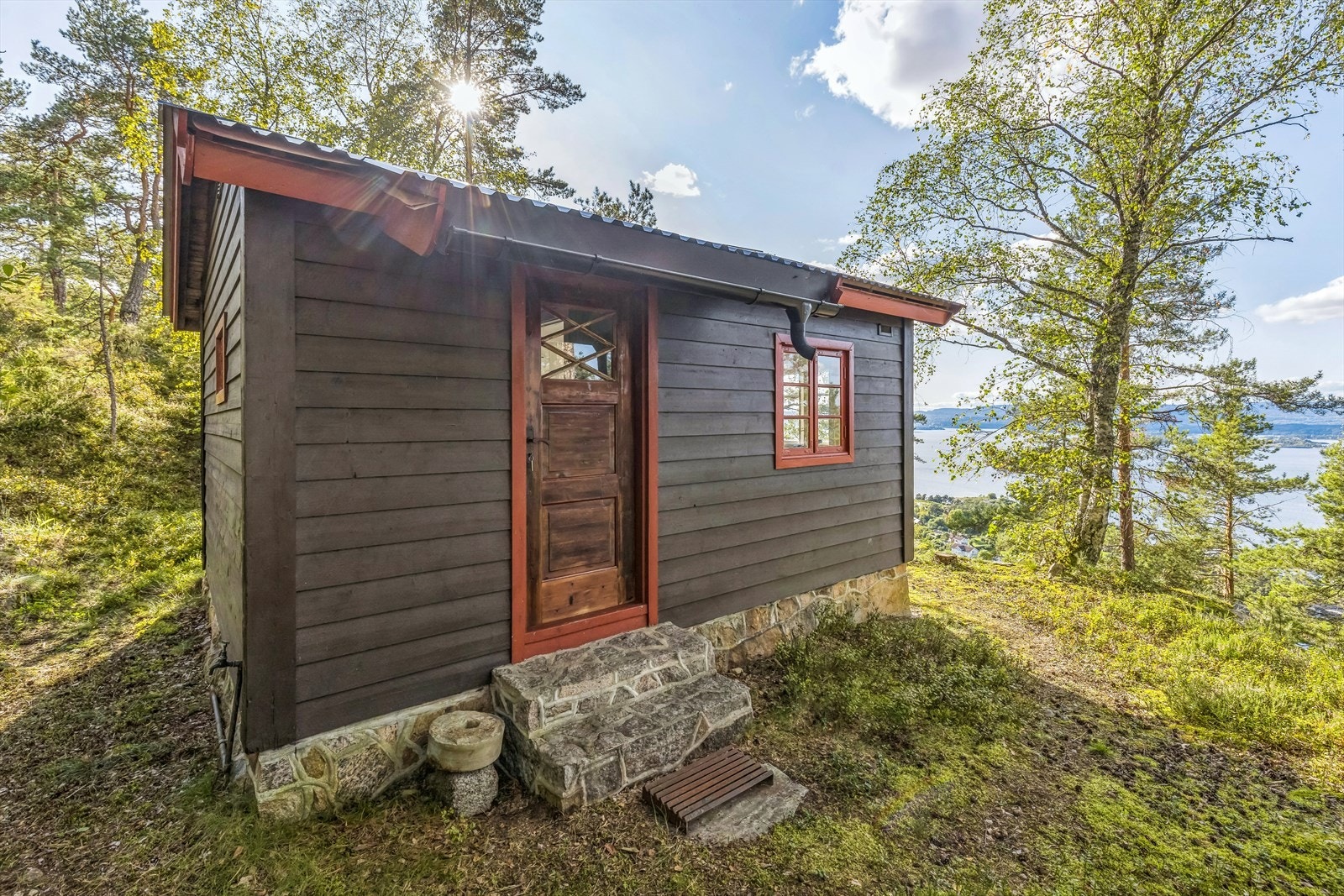 Hytta er av ukjent alder, men antas å være fra rundt 1935, og virker å være i normalt god stand, oppleves som vedlikeholdt og gir generelt et godt helhetsinntrykk. . Galleribilde