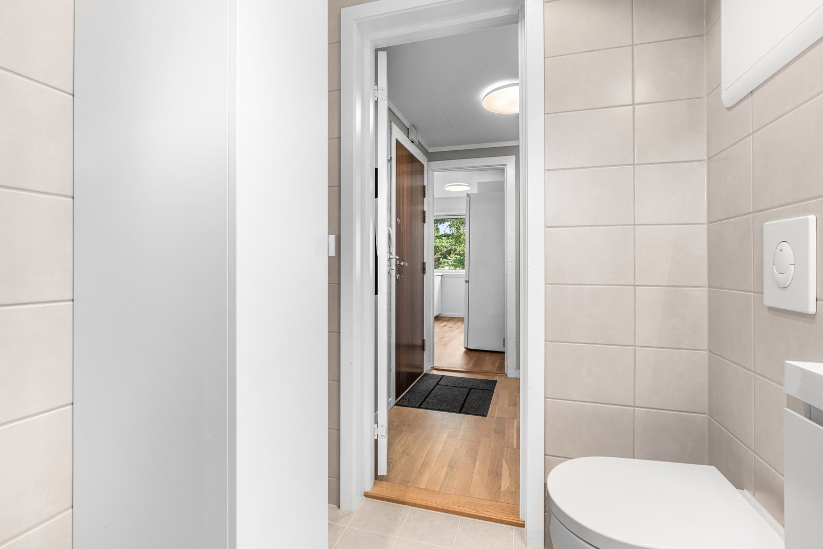 Praktisk skap for ytterligere oppbevaring. Galleribilde
