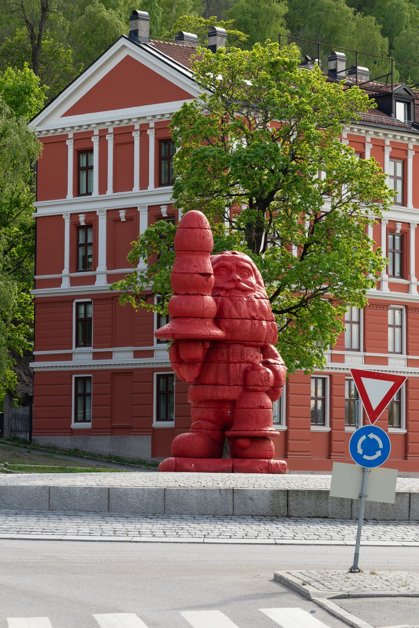 Området består av mange koselige forretninger, caféer og matbutikker. Galleribilde