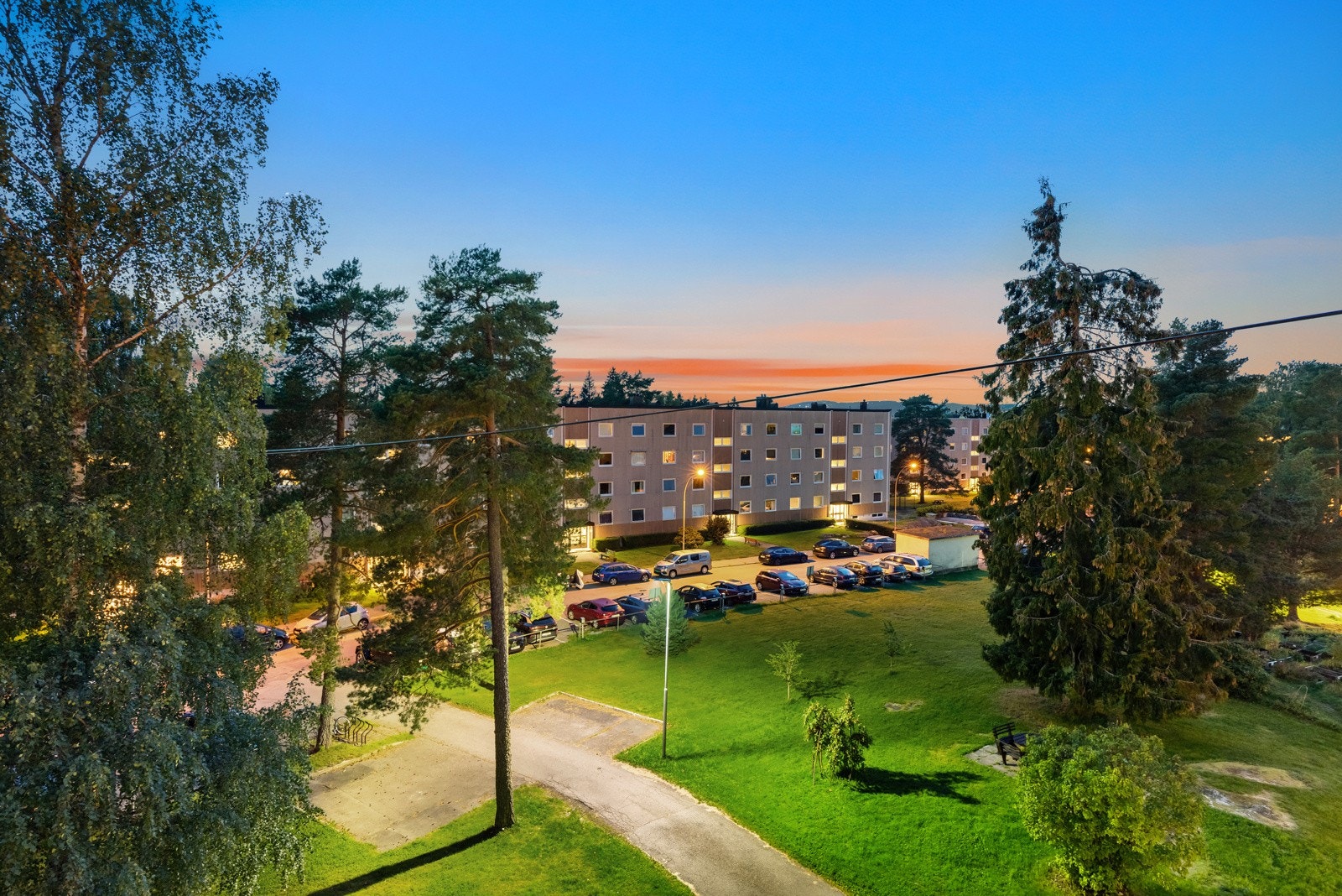 Fin utsikt over nabolaget fra egen balkong Galleribilde