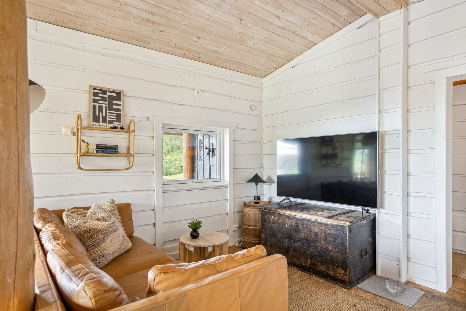 Stuen passer utmerket til både rolige og sosiale kvelder. Galleribilde