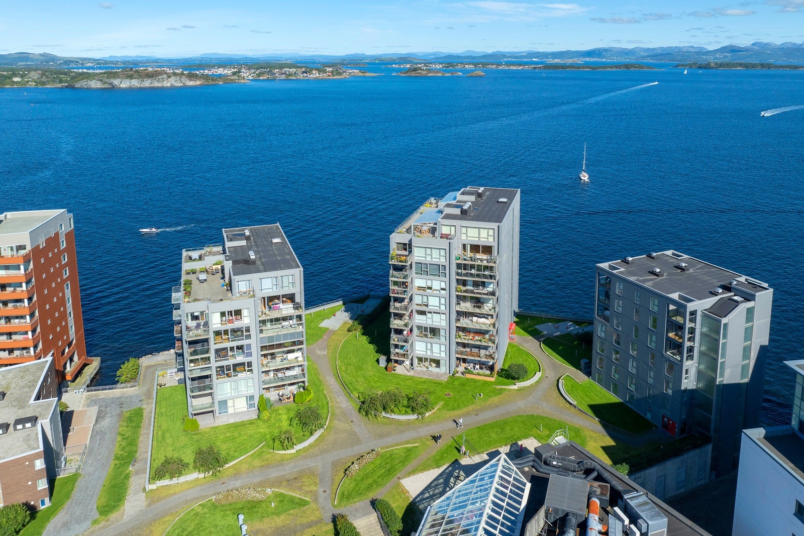 Badehusgata 45 har en sjønær beliggenhet. Galleribilde