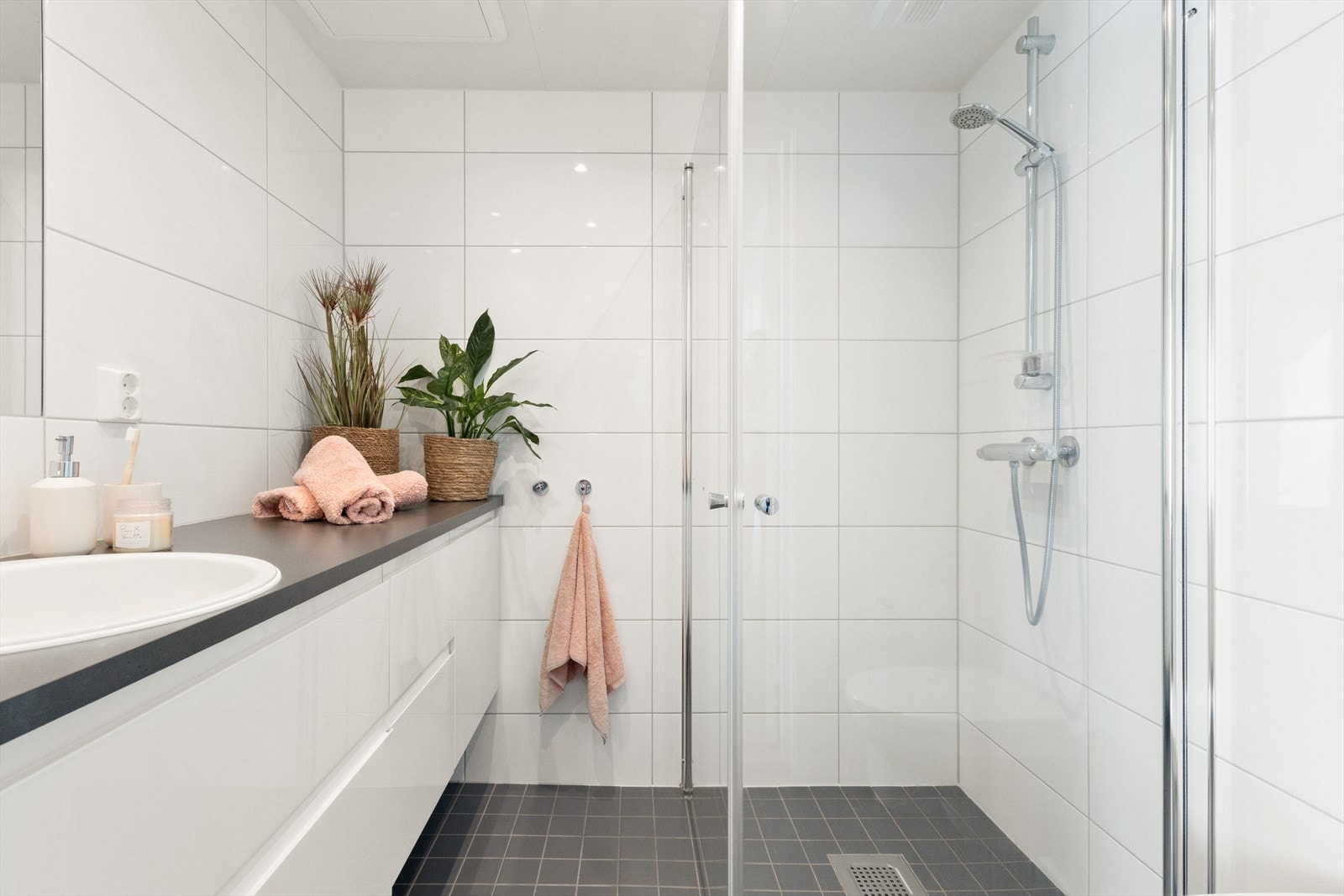 Det andre badet ligger i tilknytning til hovedsoverommet Galleribilde
