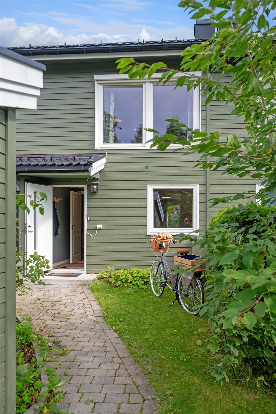 Fasaden ble pent oppgradert i 2022 i regi av borettslaget. Galleribilde