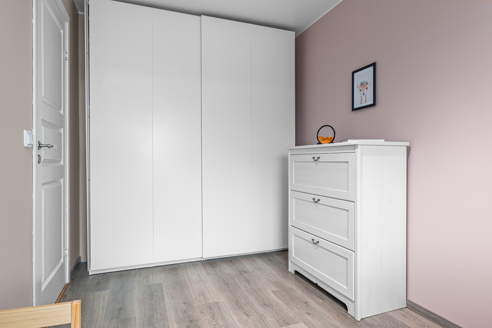 God plass til oppbevaringsmøblement. Galleribilde