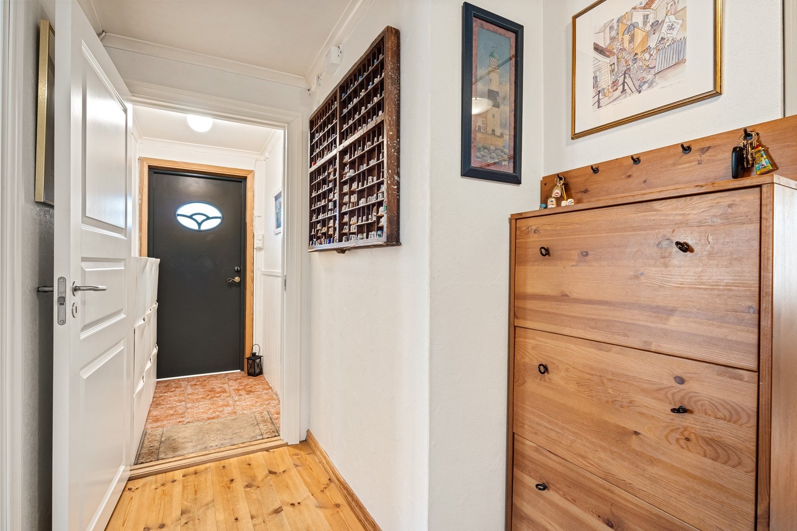 Både gang og yttergang har varmekabler i gulvet. Galleribilde