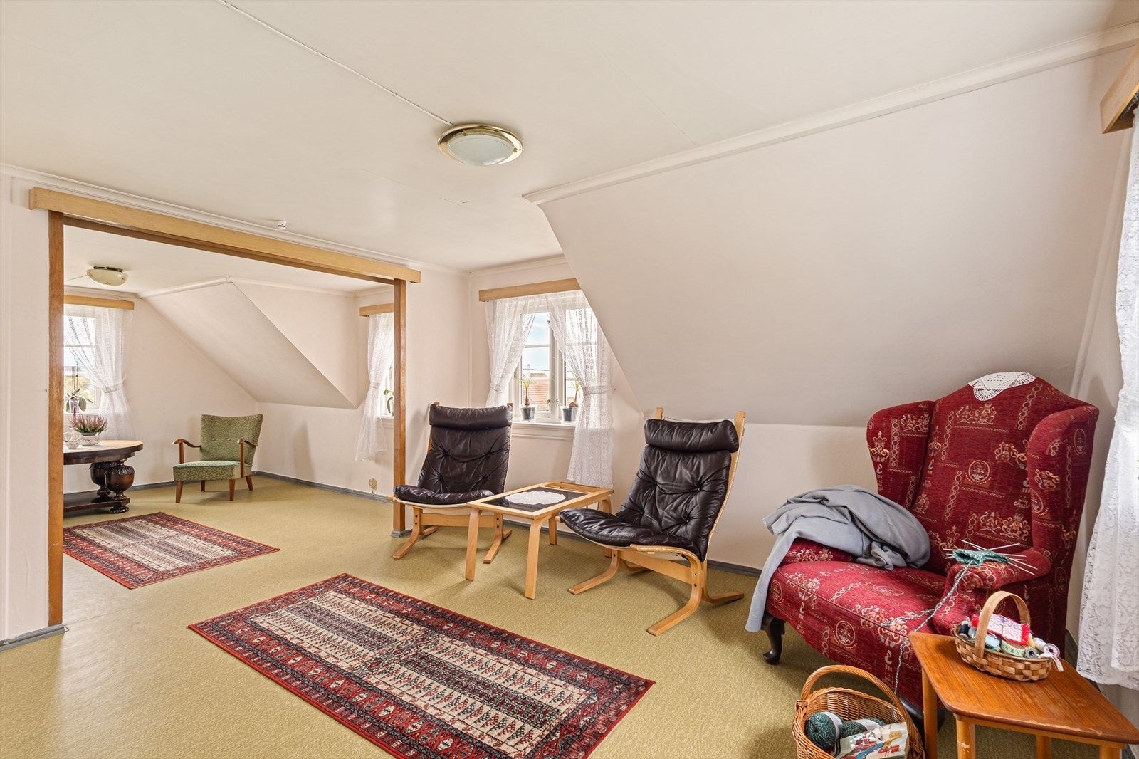 Rommets størrelse gir gode møbleringsmuligheter. Galleribilde