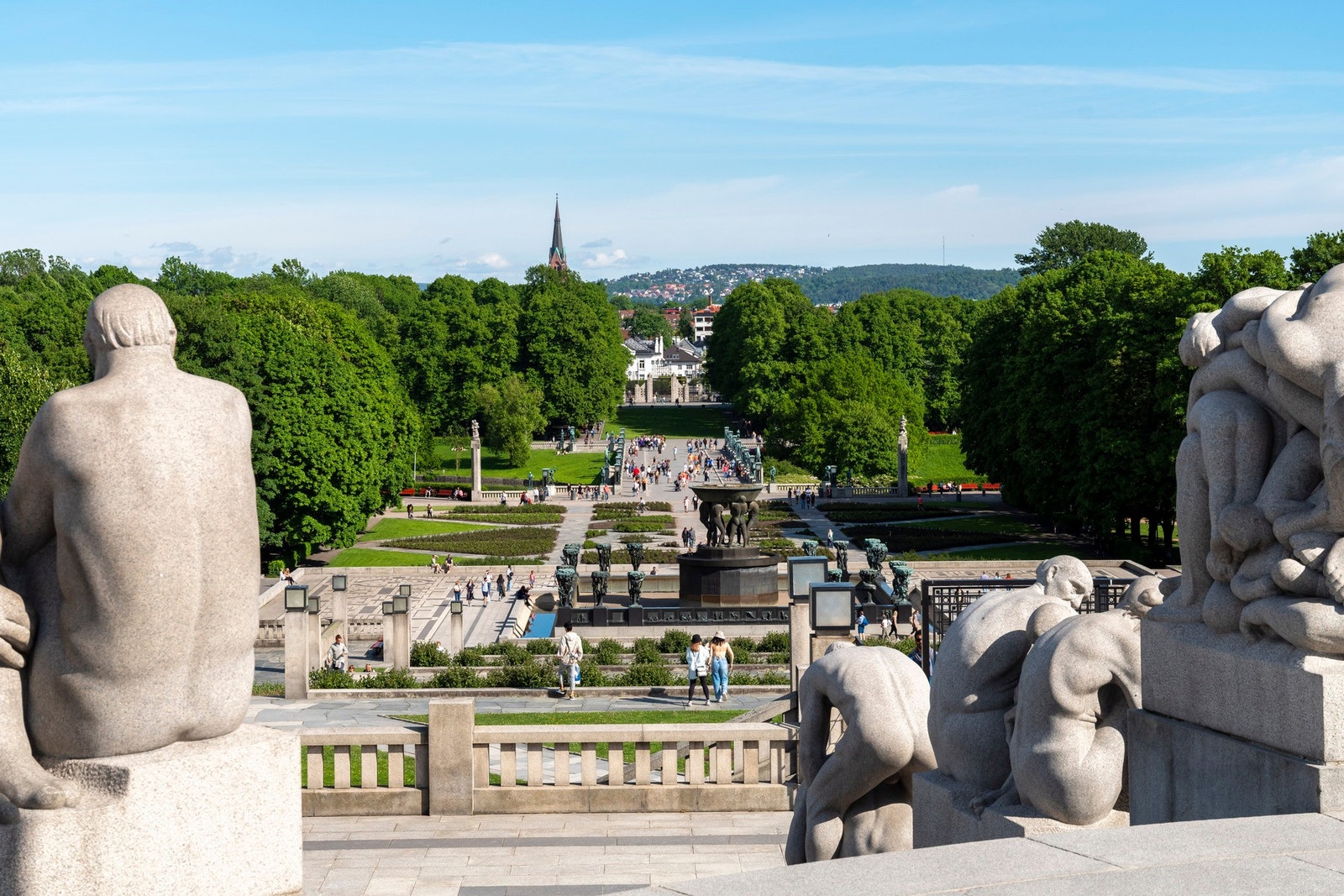 Frogerparken med flotte skulpurer, og ved siden av parken finner du populære Frognerbadet. Galleribilde