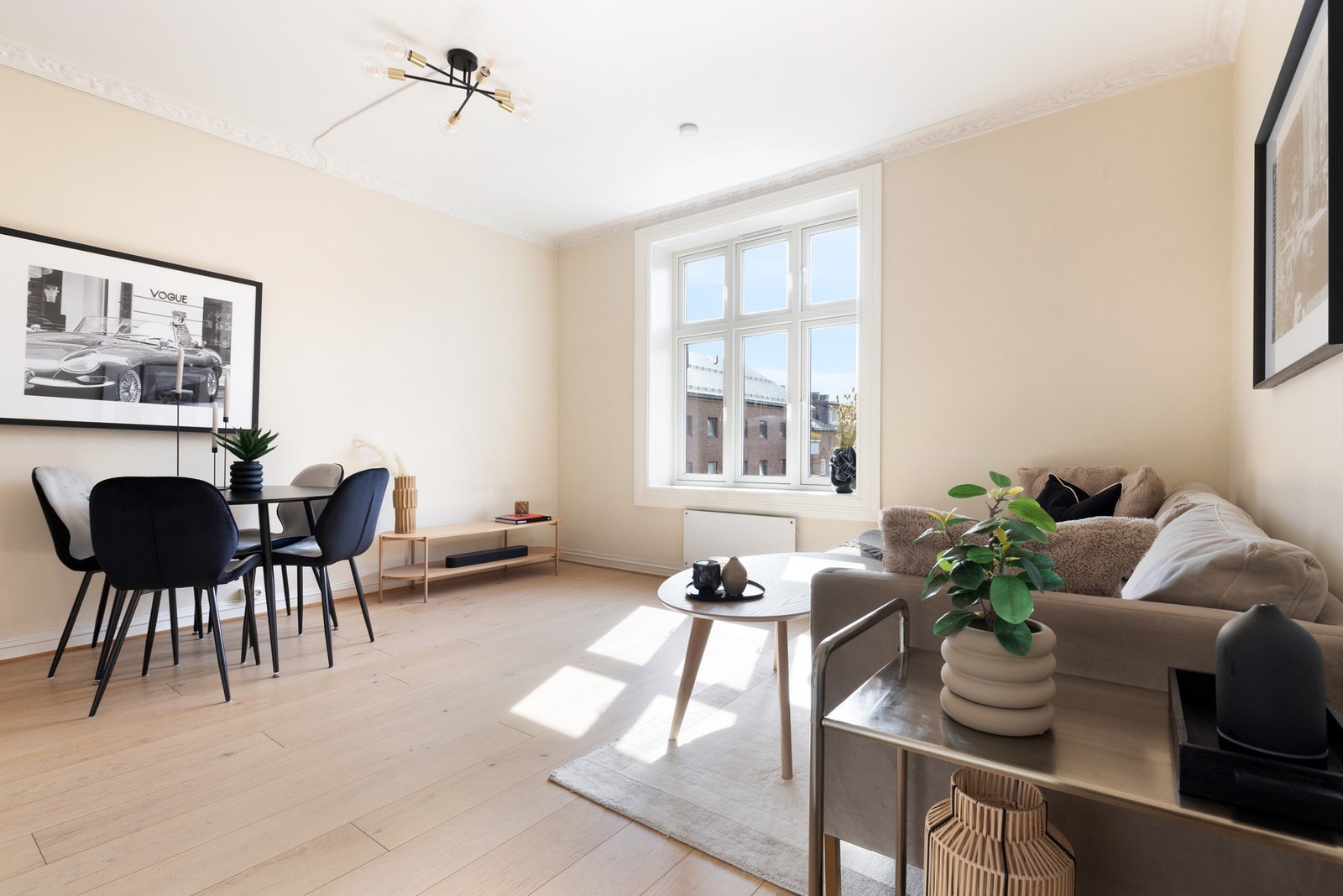 Kristine Hauan Berg v/EIE Løren ønsker velkommen til Arbos gate 1A! Galleribilde