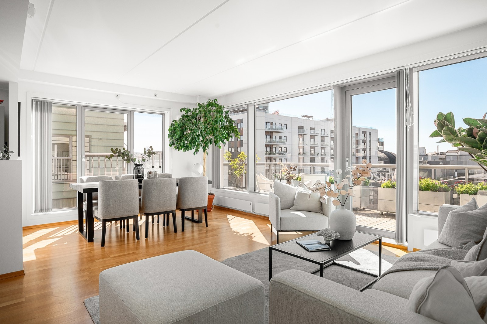 Hjørnestue med urban utsikt mot Majorstuen Galleribilde